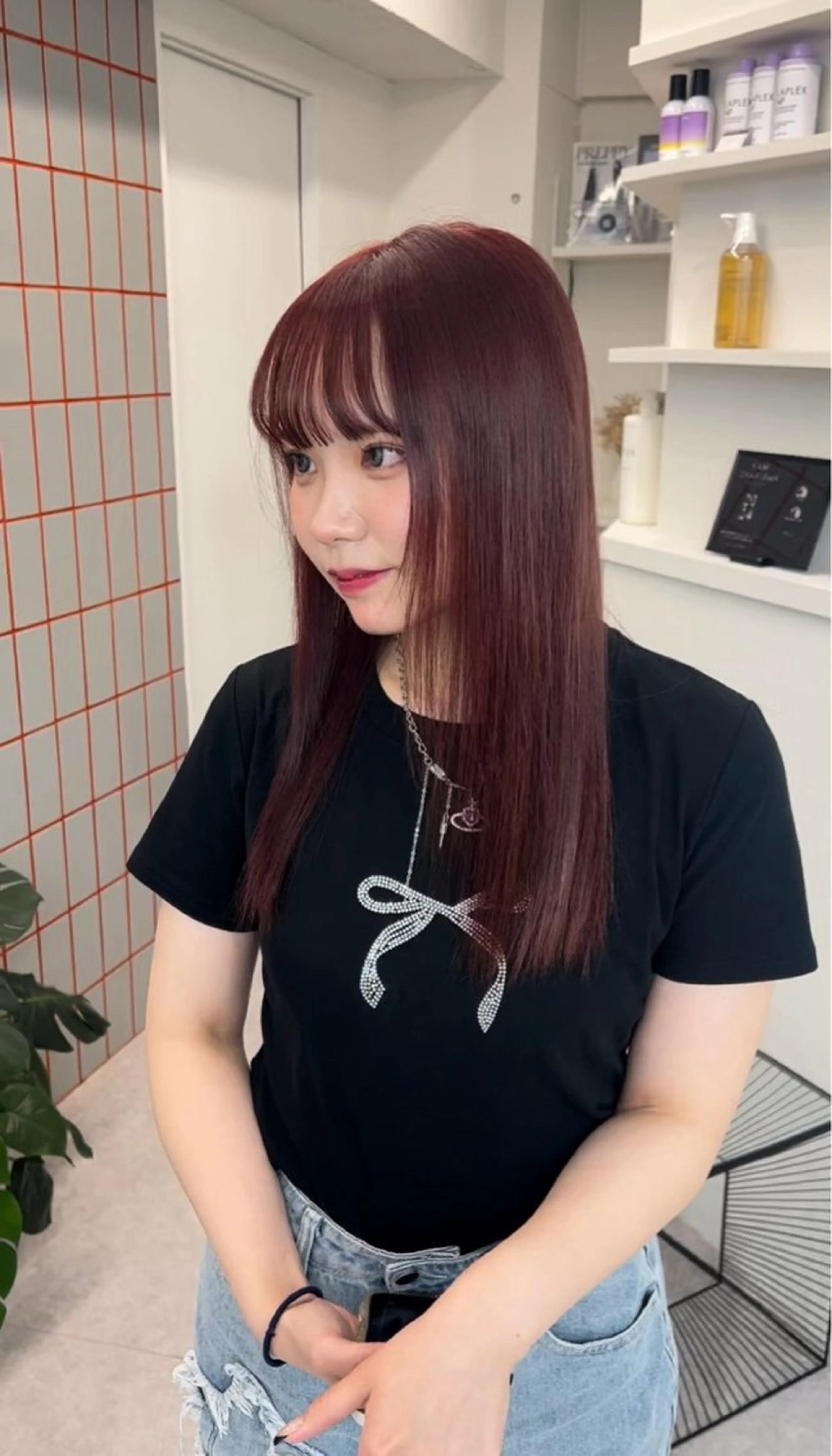 ロング カラー ベージュカラー ブリーチ ハイトーンカラー オリーブベージュ オリーブカラー ヘアカラー 小川 陽菜のヘアスタイル
