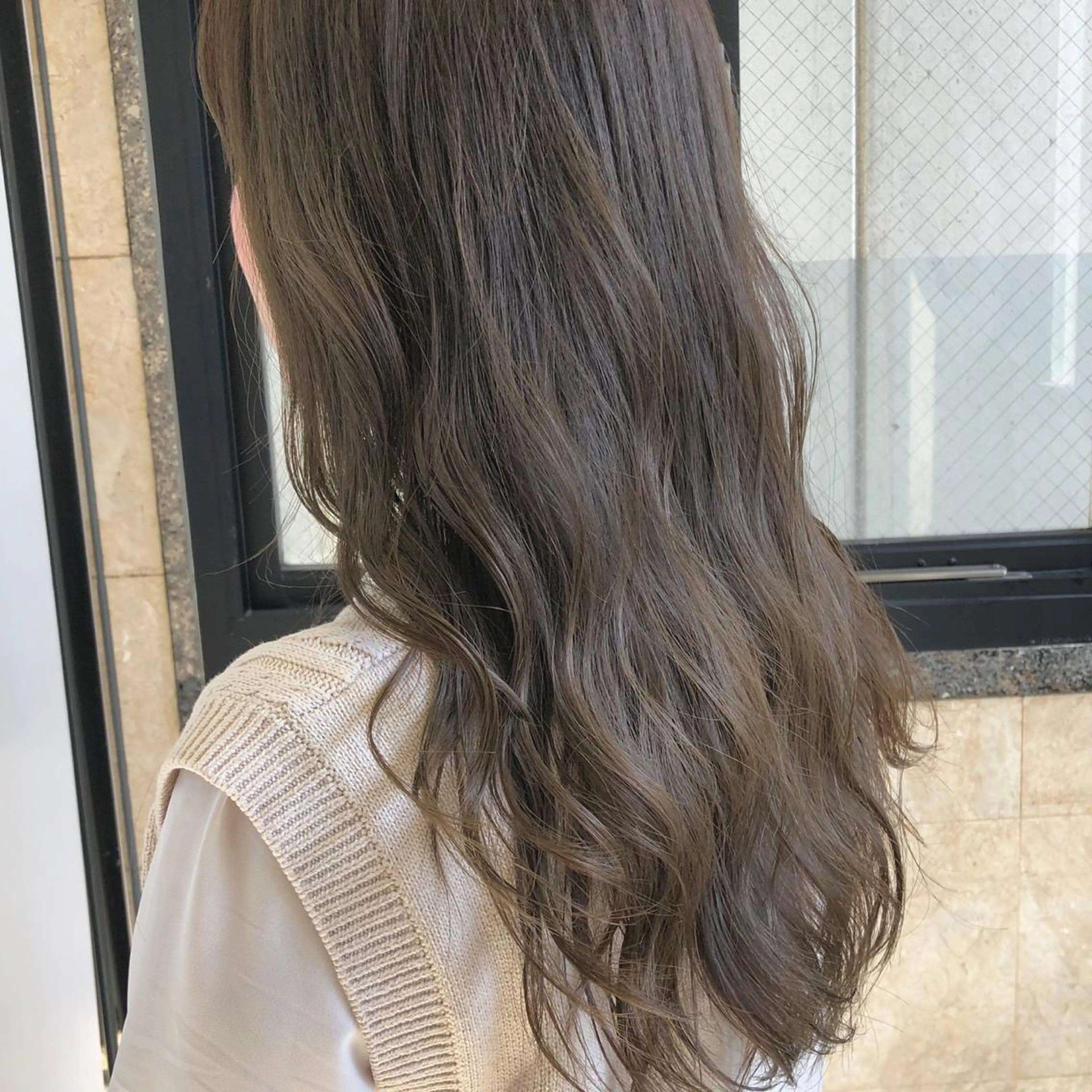 ロング カラー ブリーチ ブリーチなしカラー カット ヘアカラー トリートメント ✴︎赤み除去カラー daichi✴︎のヘアスタイル