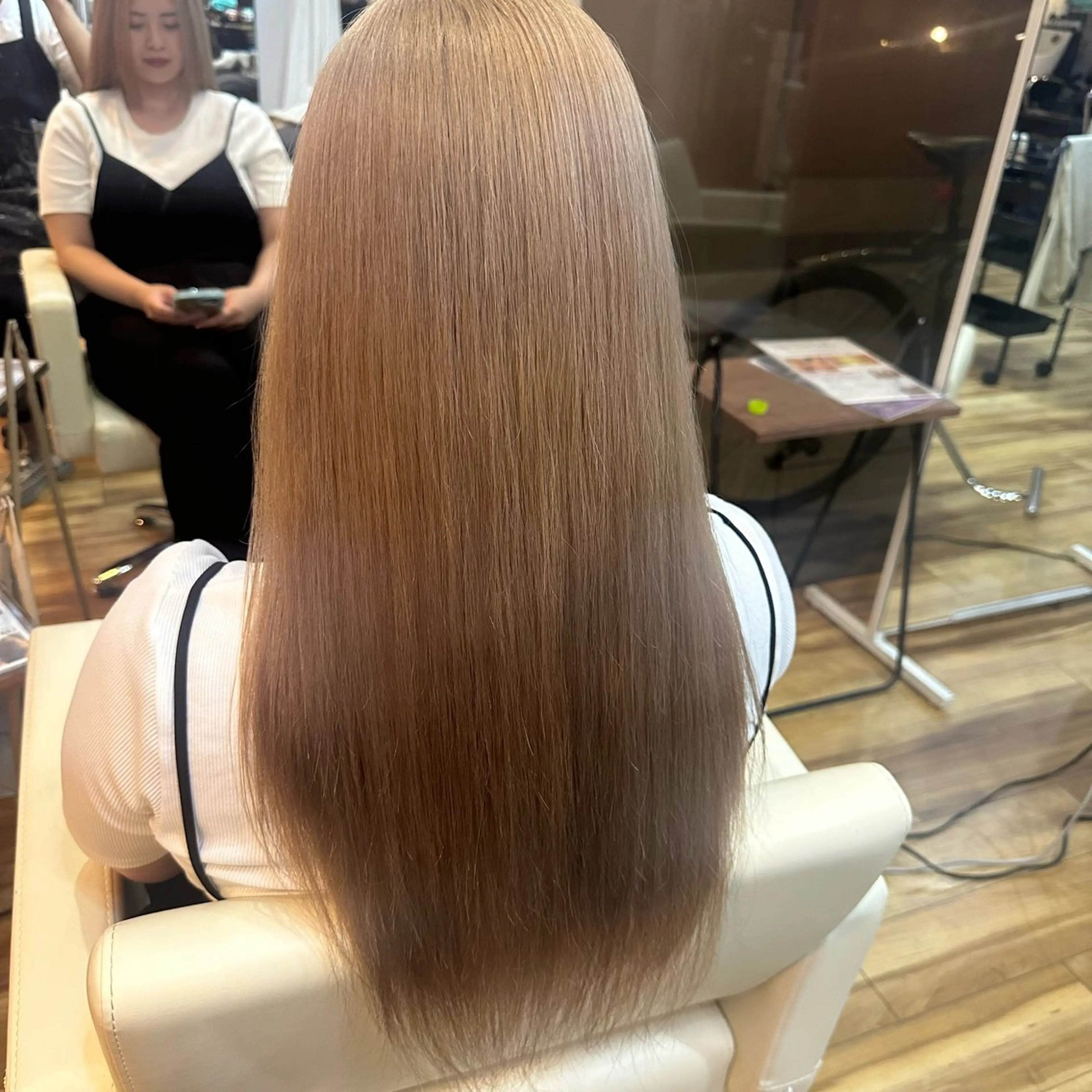 カラー ベージュカラー ブリーチ ヘアカラー 大原 正寛のヘアスタイル