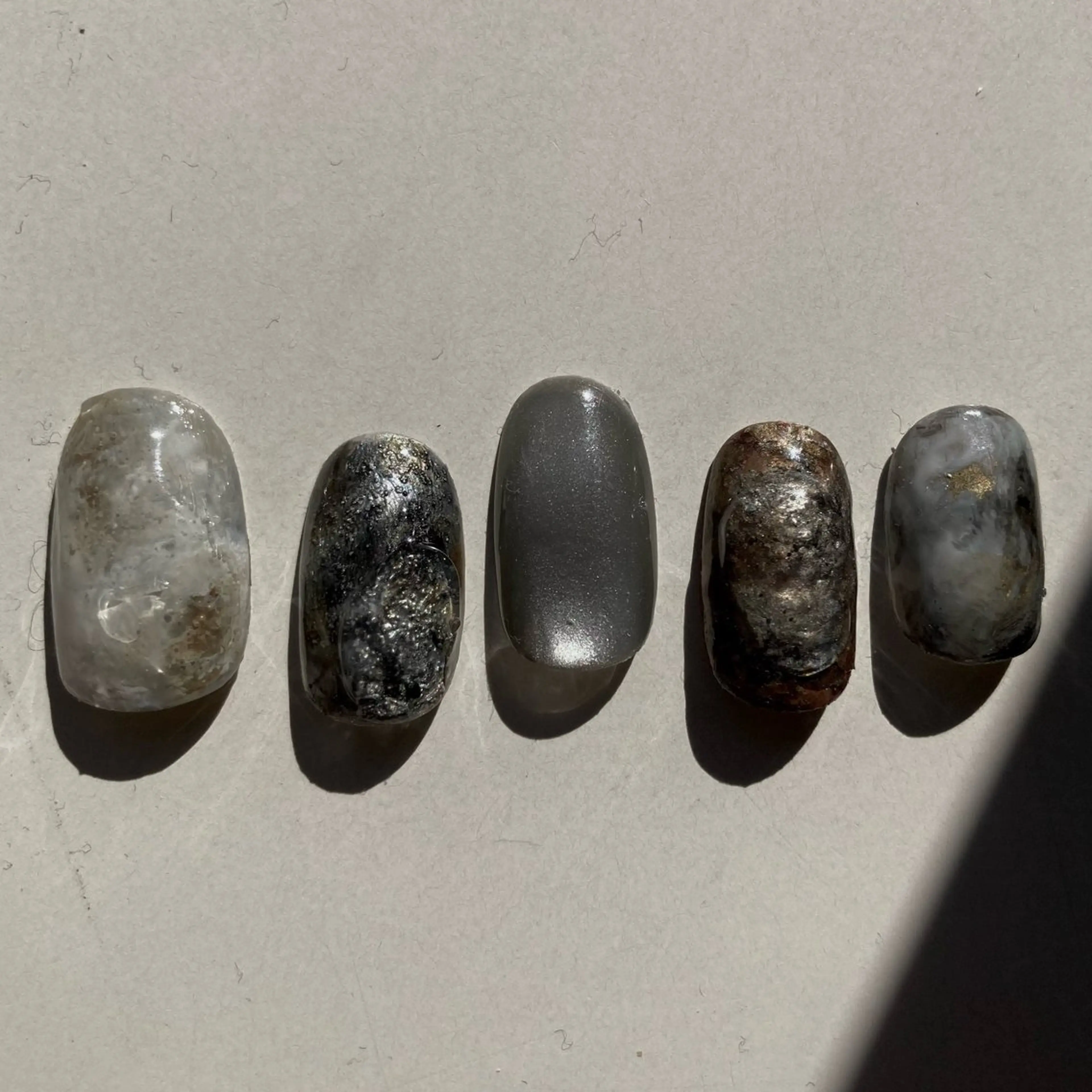 ネイル ニュアンスネイル quro.n立川店所属・quro.n ☕️mariのネイルデザイン