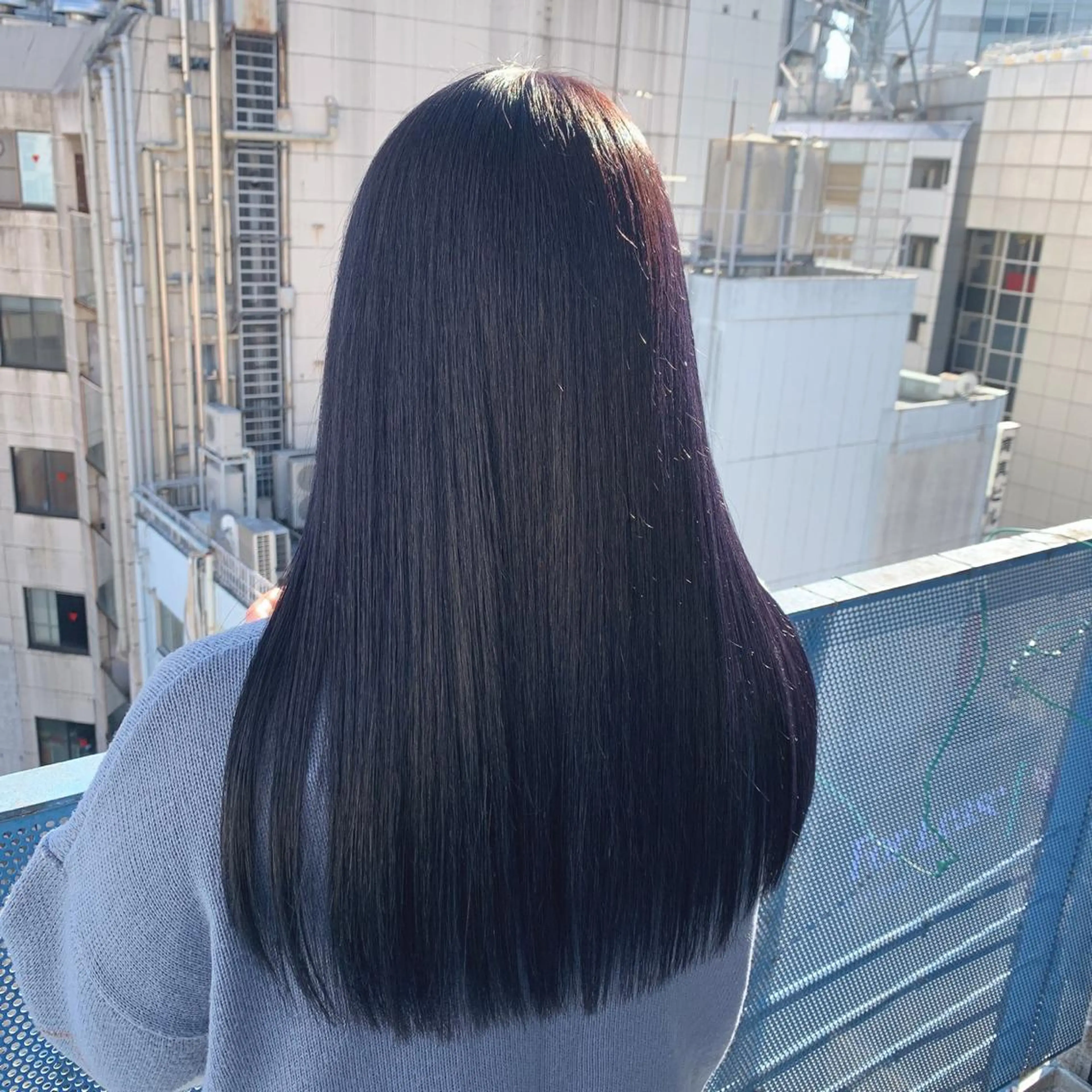 ロング カラー ヘアアレンジ 🩵色落ち可愛い 寒色カラー🩵のヘアスタイル