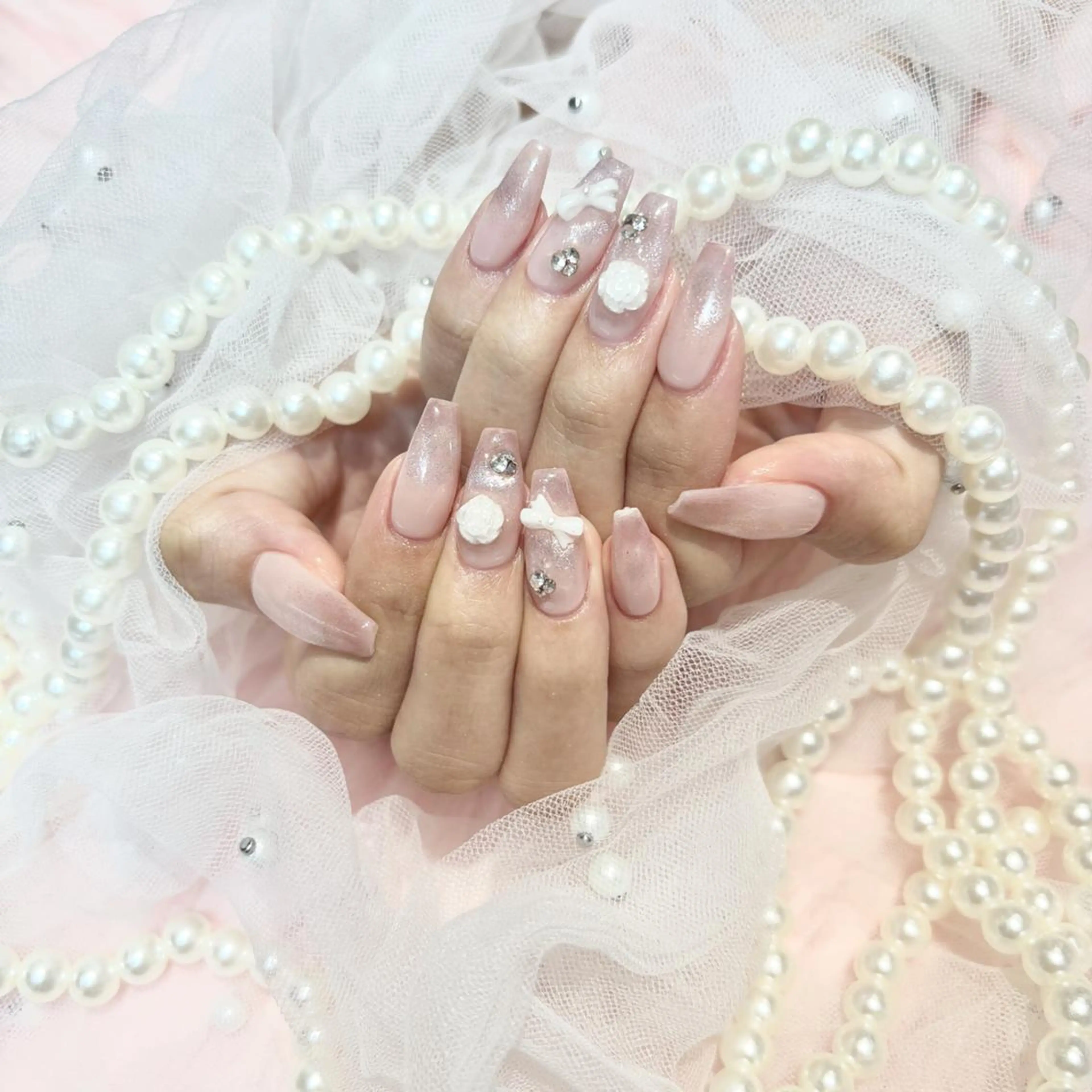【HAND】オフあり🍒チップ長さ出し＋持込デザイン90分（ストーン・パール・スタッズ15粒まで）※他パーツ別途料金の写真