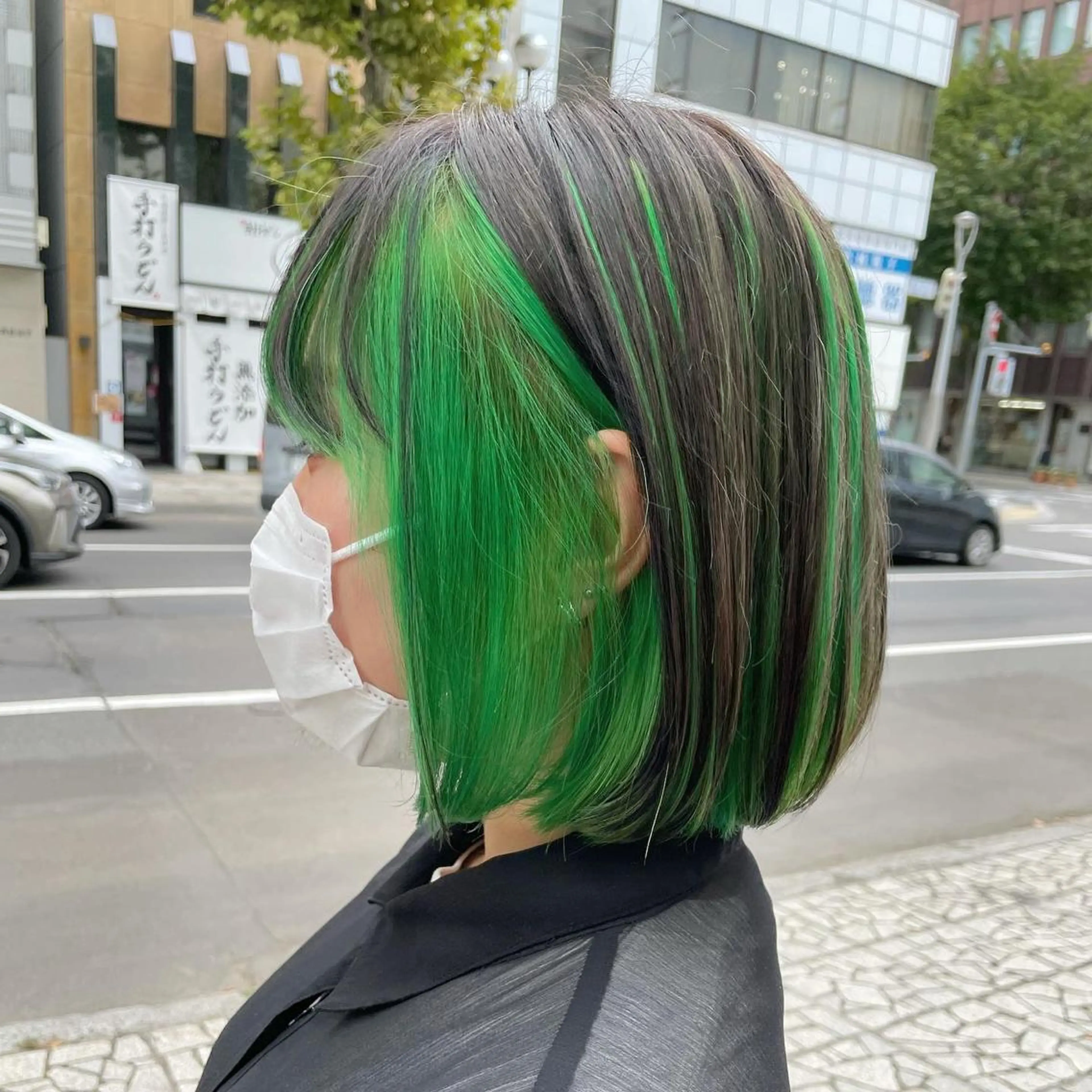 ショート カラー 岩戸 新のヘアスタイル