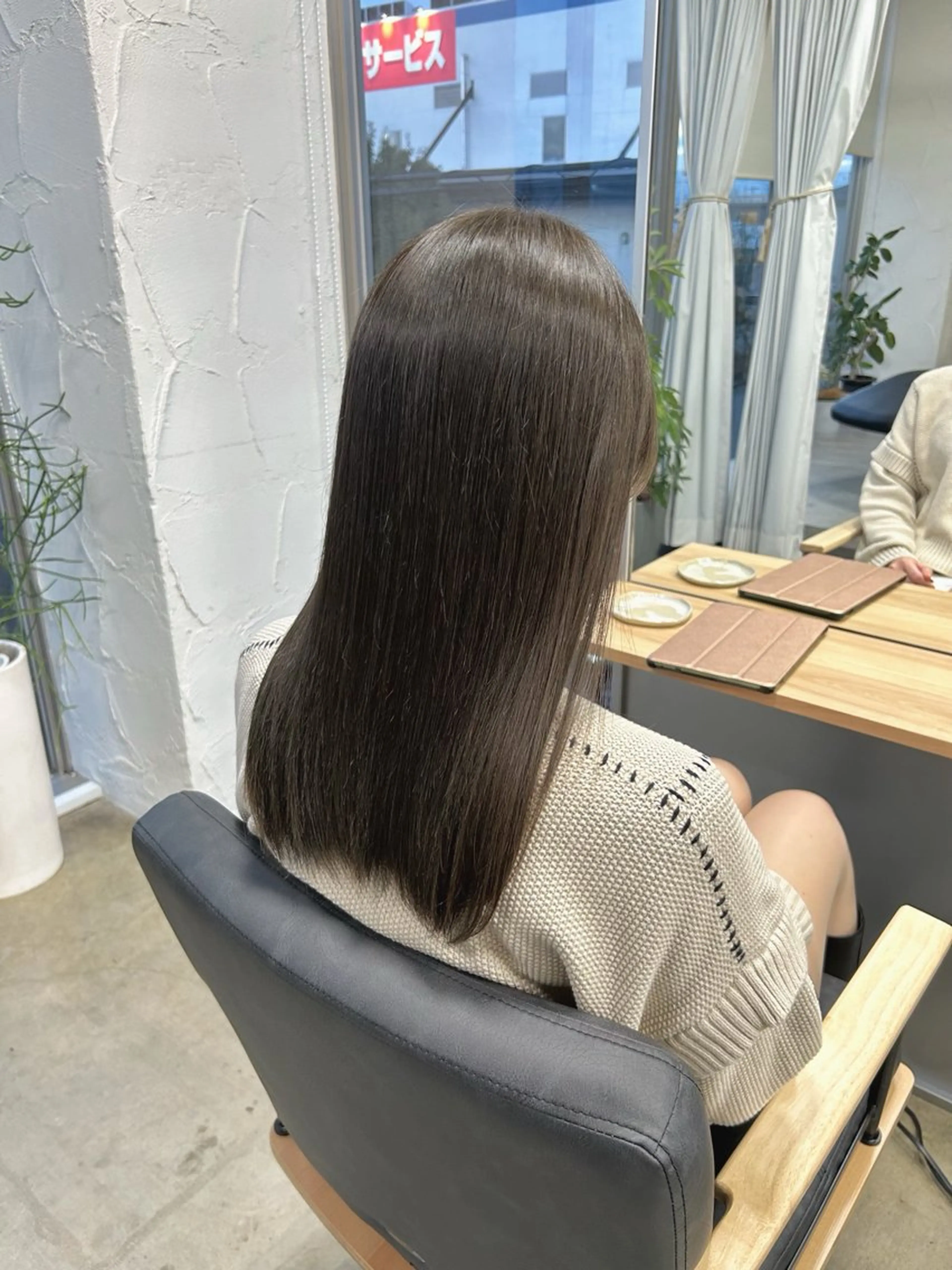 カラー グレージュ オリーブグレージュ オリーブグレー 津田 七美希のヘアスタイル