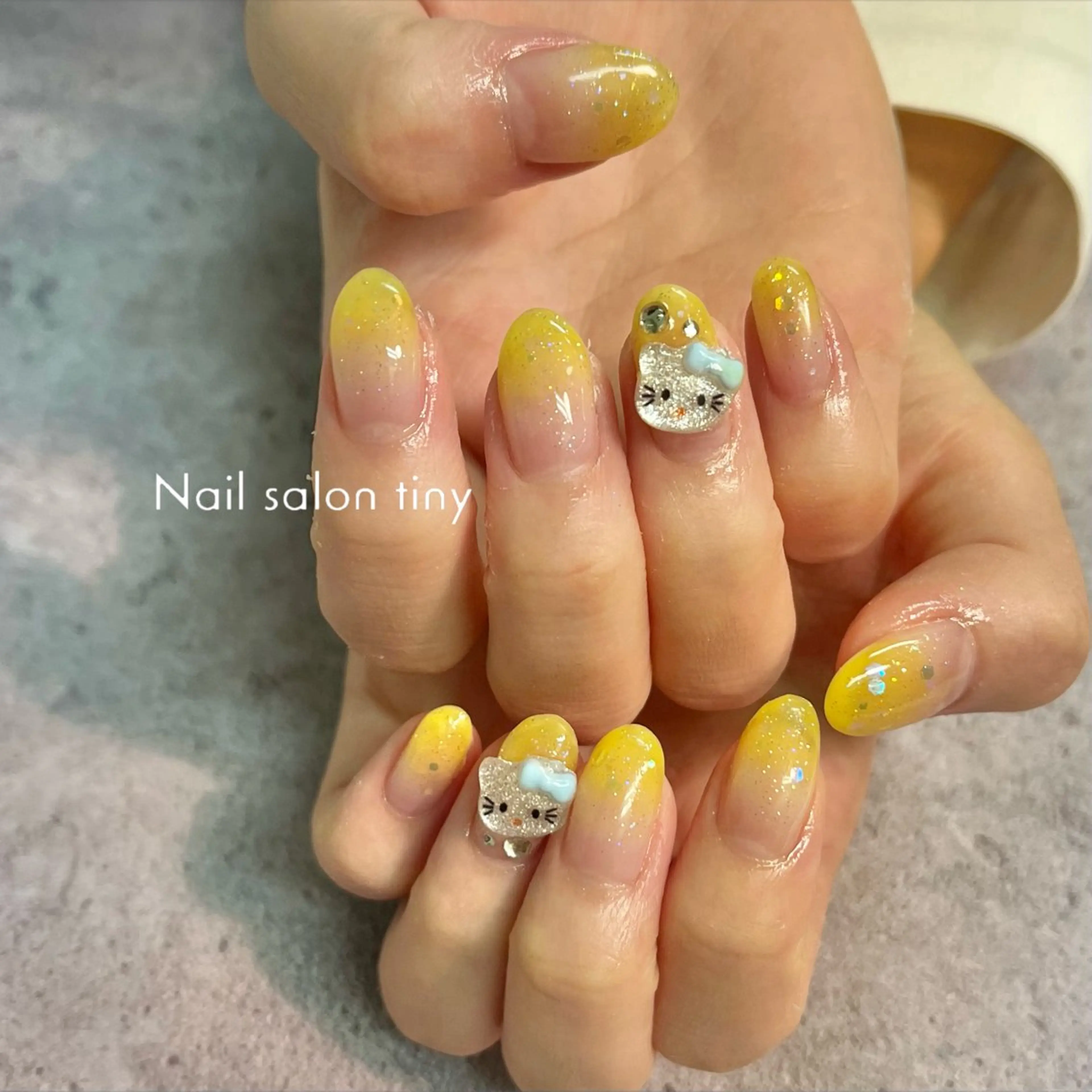 ネイル ラメ(グリッター) ハンドネイル ネイルサロンタイニー所属・Nail salon tiny🩵のネイルデザイン