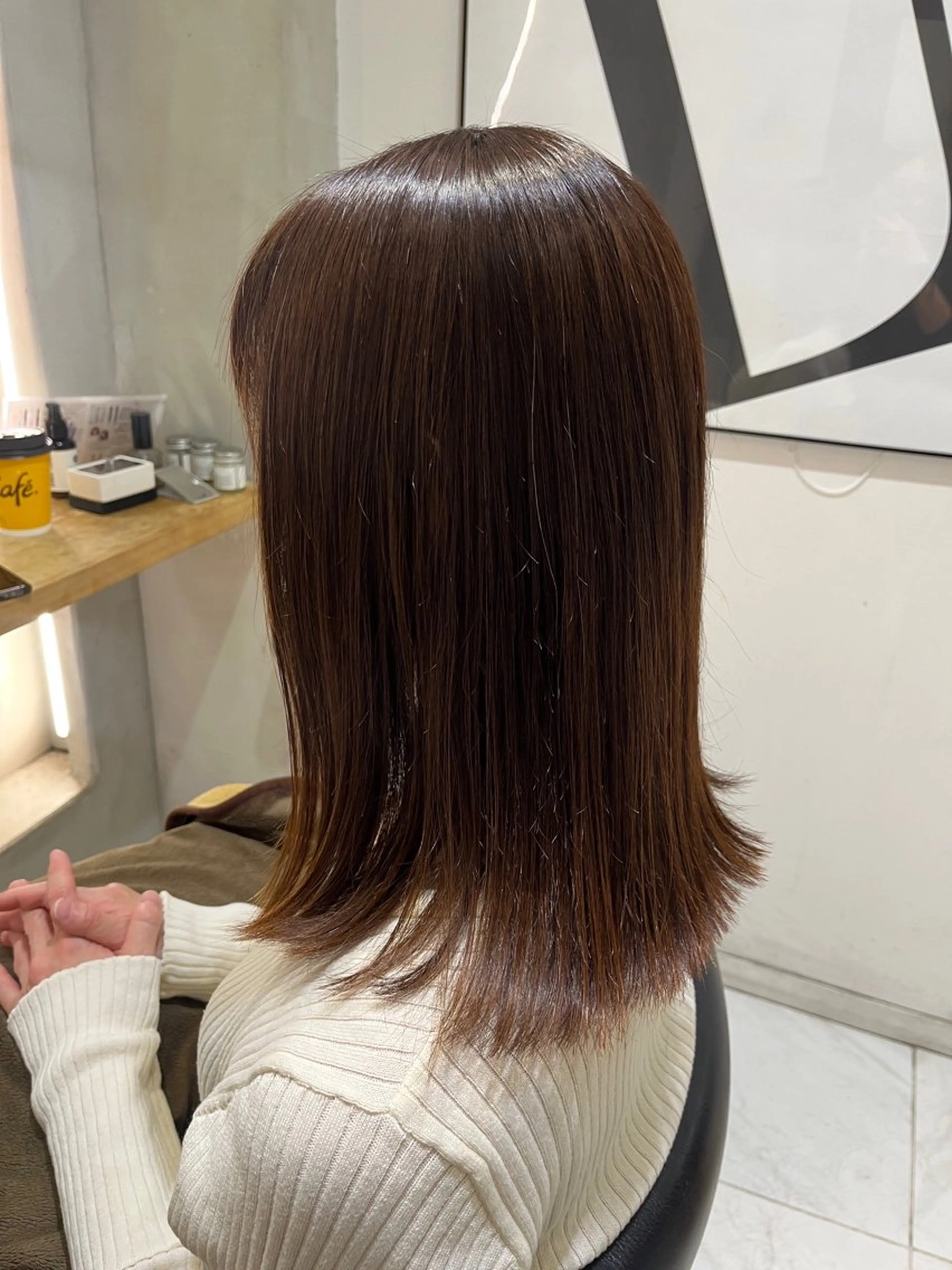 セミロング ナミ🩶暗髪/暖色 ❤️/透明感/縮毛のヘアスタイル