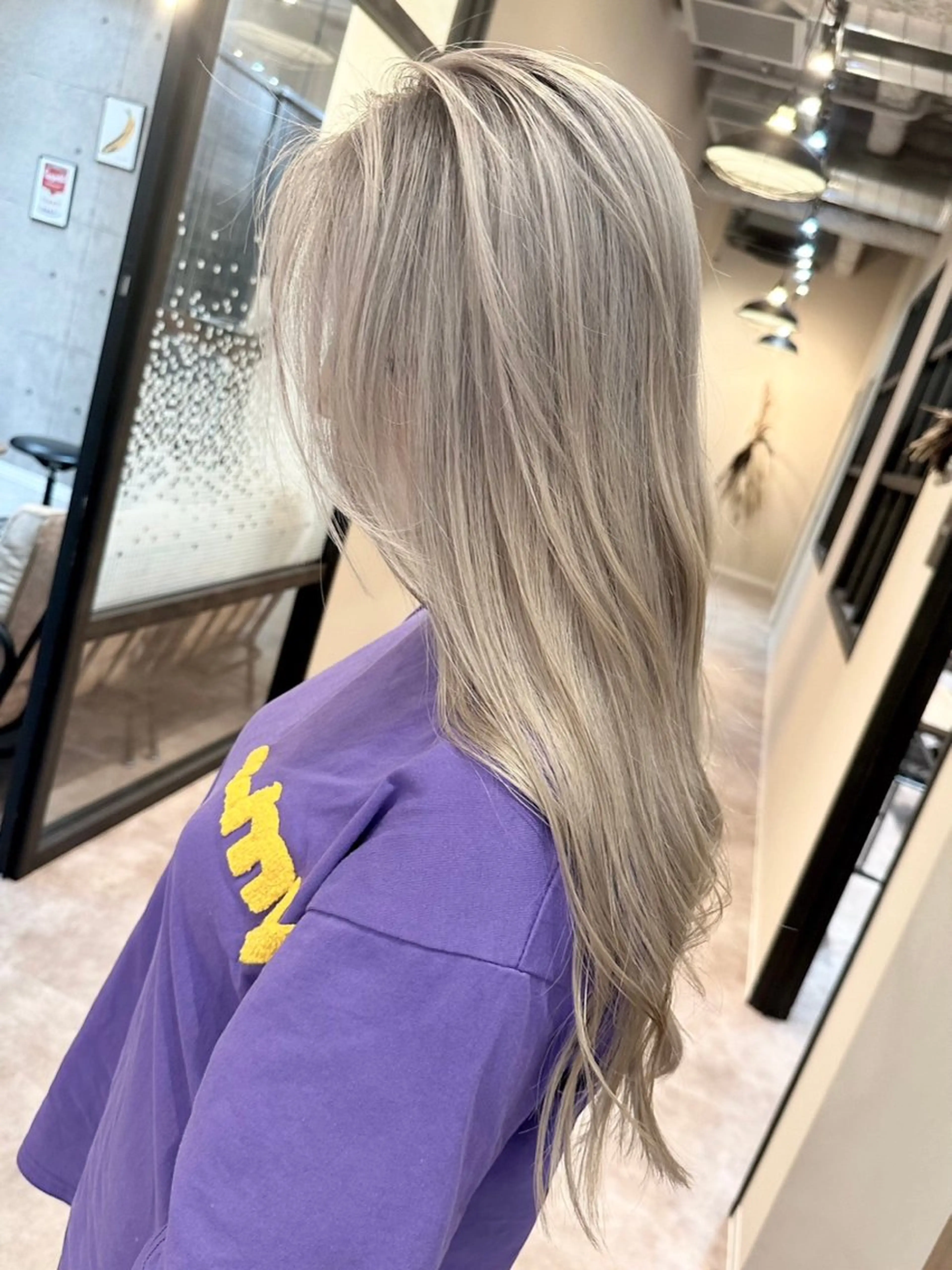 カラー ヘアカラー ハイトーン✨酸性スト レート✨高田めぐみのヘアスタイル