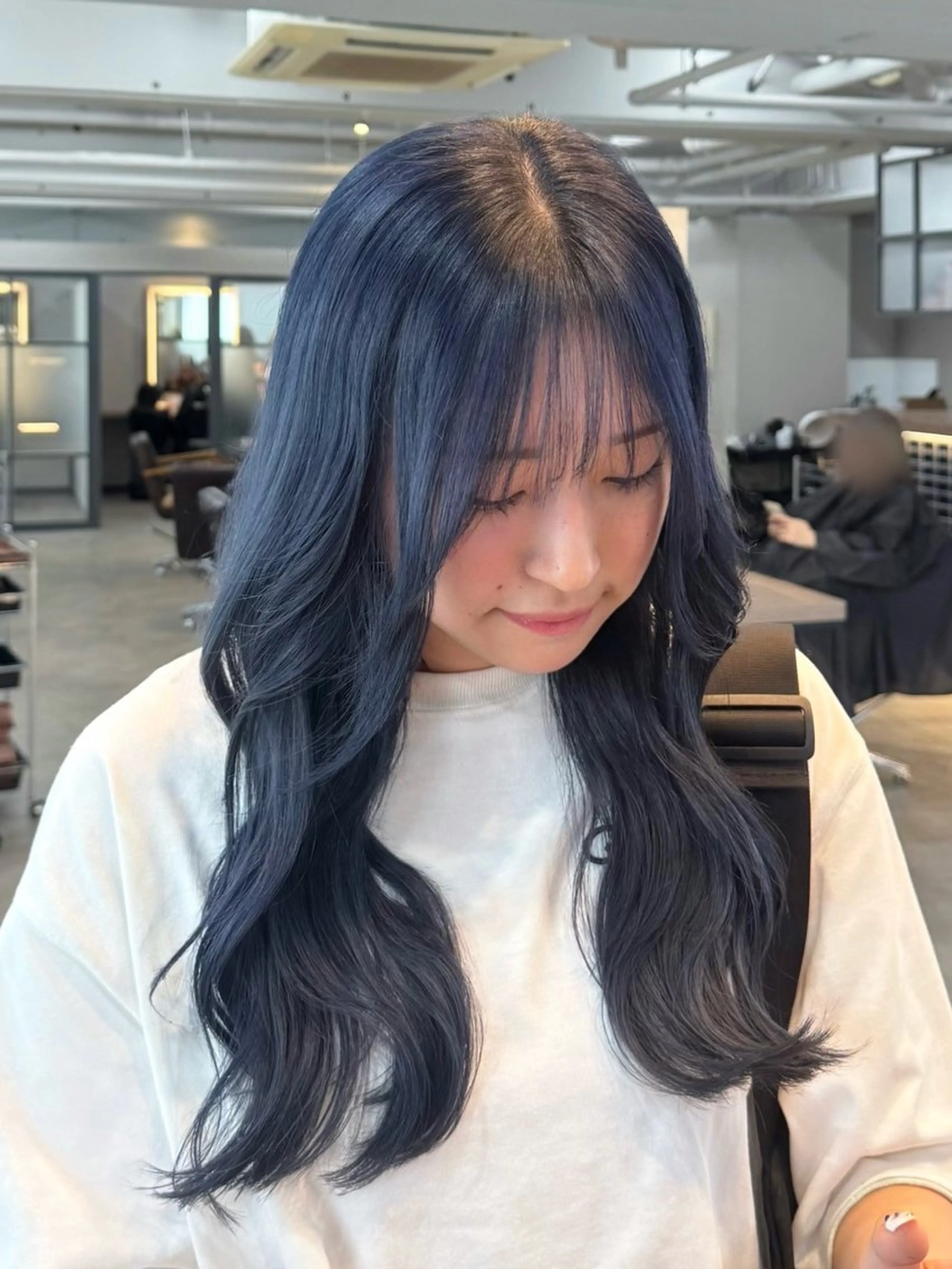 ロング カラー ブリーチ ブルーカラー 透明感カラー ネイビーカラー ヘアカラー 艶髪カラー/レイヤー 🐣kokoro🌸のヘアスタイル