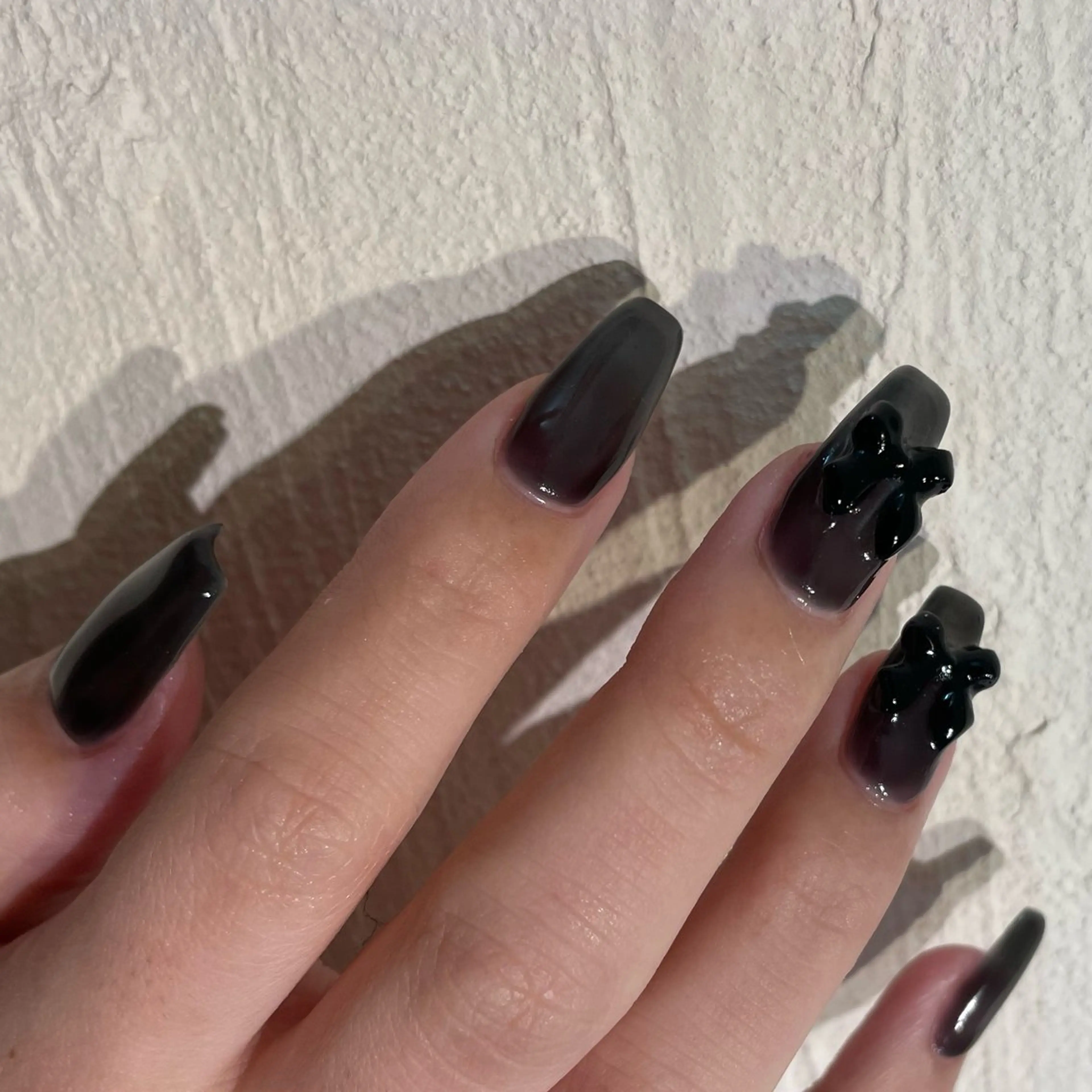 ネイル フレンチネイル ジェルネイル ガーリー ハート ホログラムネイル nailist. sayaのネイルデザイン