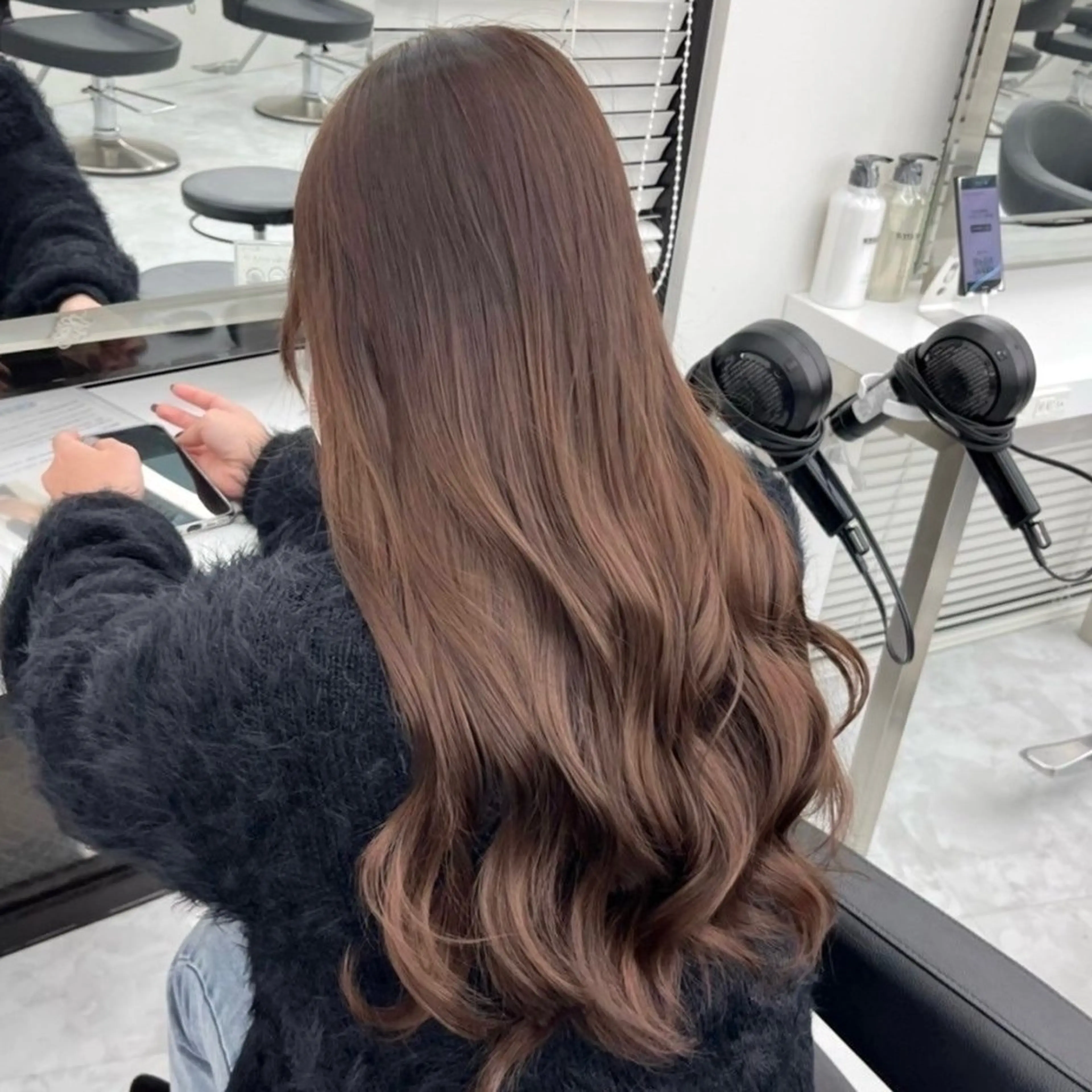 セミロング カラー 🎀🧁ダメージレス 艶髪カラー🧁🎀のヘアスタイル