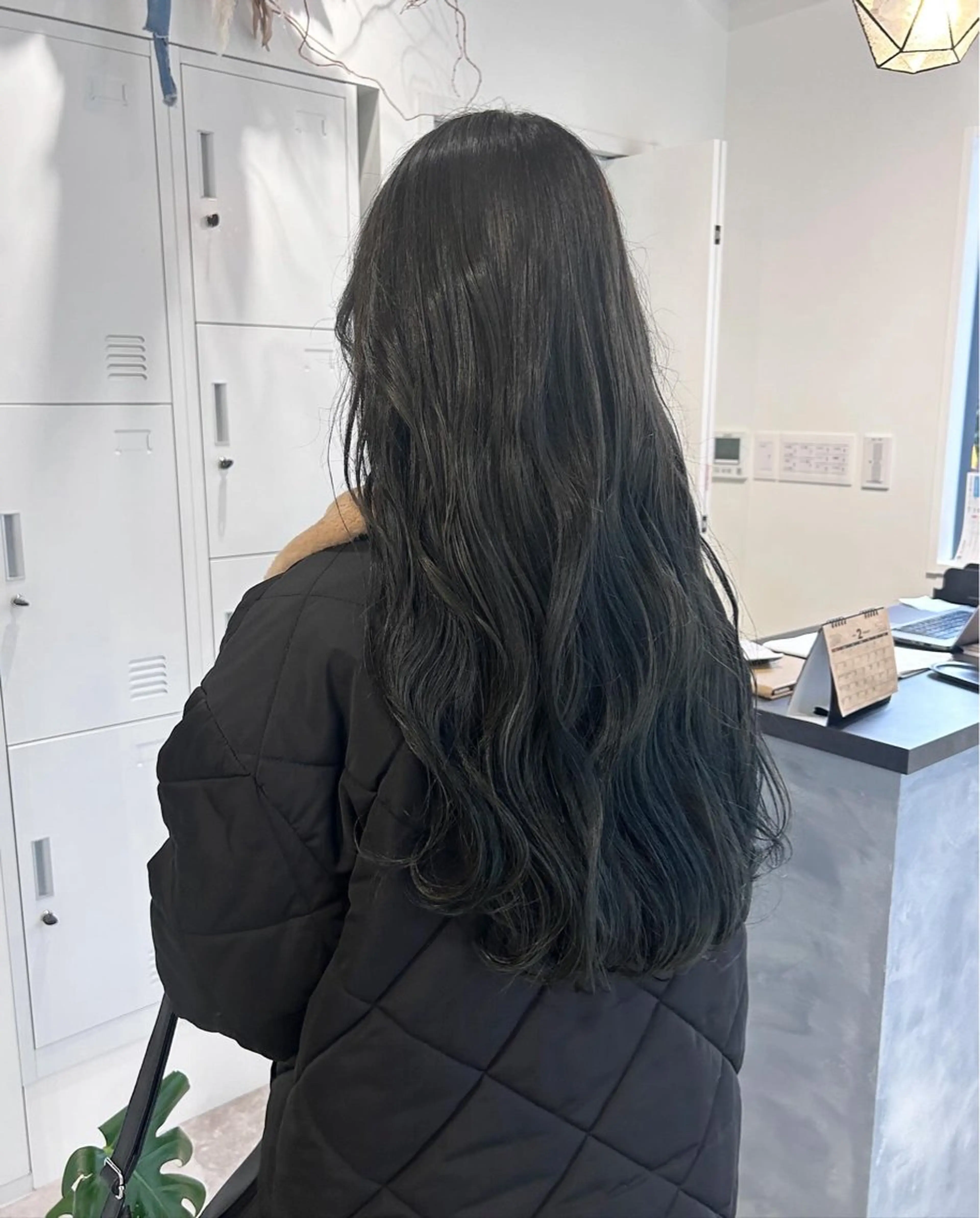 ロング カラー アッシュ アッシュグレー 河野 いずみのヘアスタイル