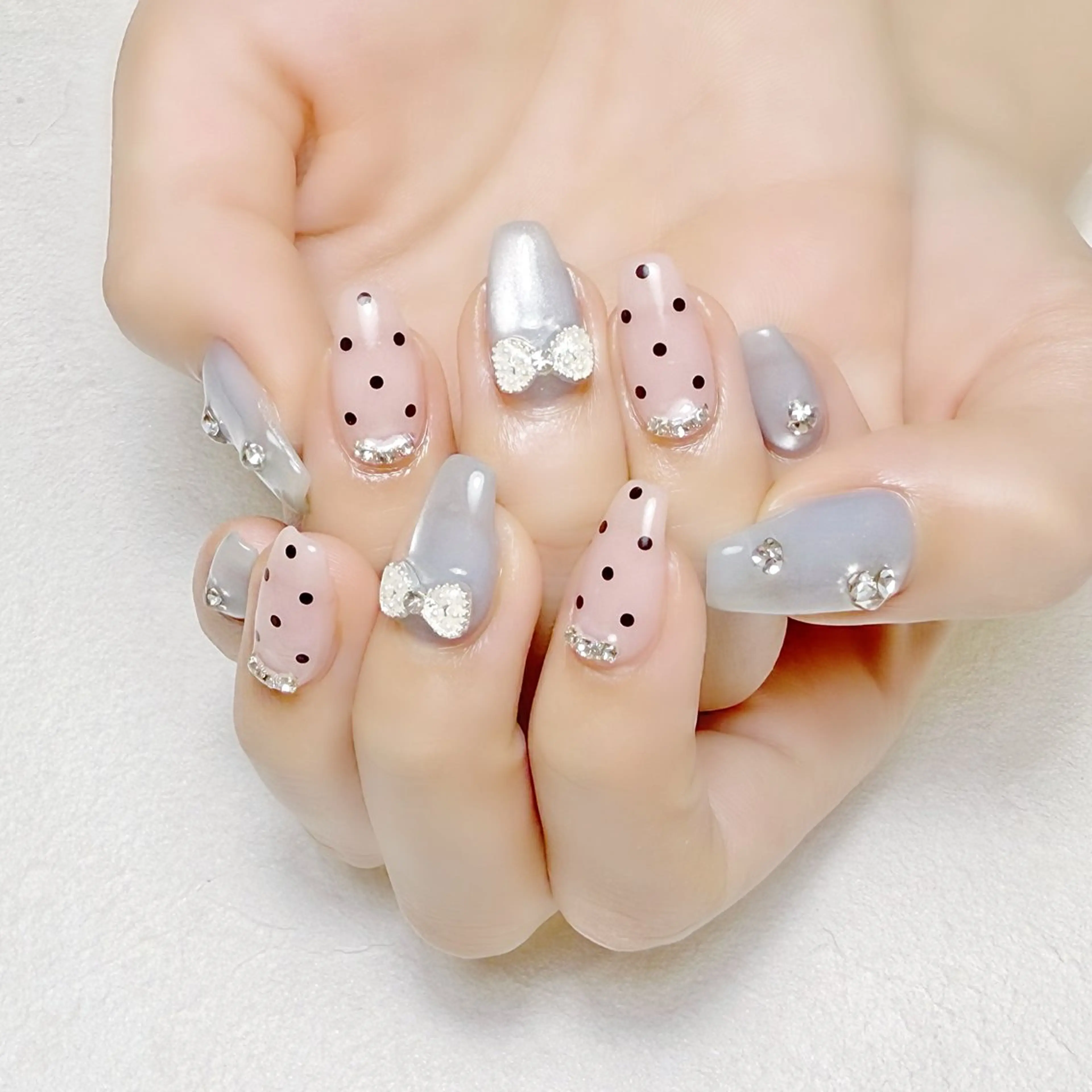 ネイル ドット ガーリー マグネットネイル リボン rouse nail RISATOのネイルデザイン