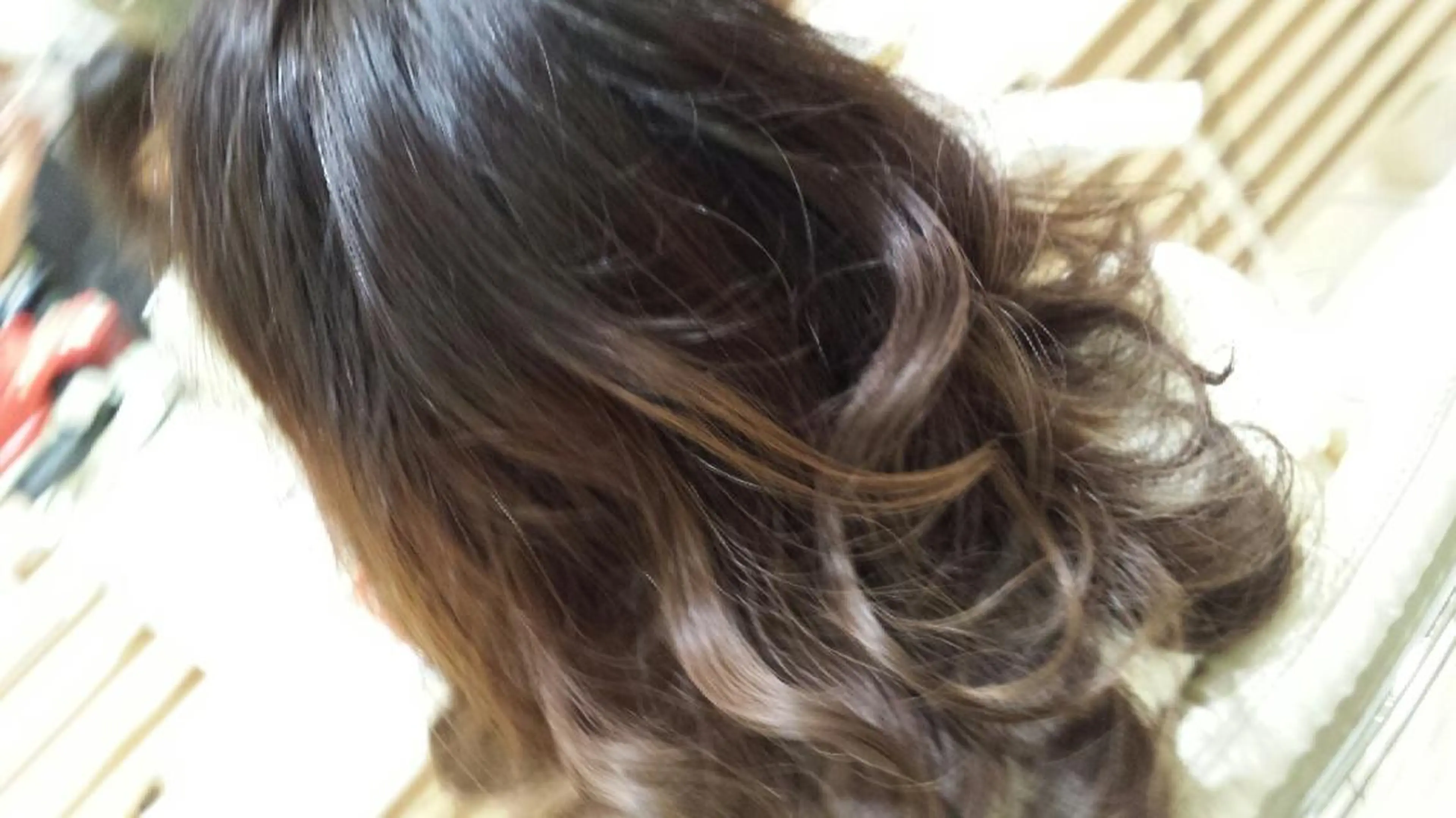 セミロング ミディアム カラー アッシュ ベージュカラー グラデーションカラー alpha. カラーエクステ下妻のヘアスタイル