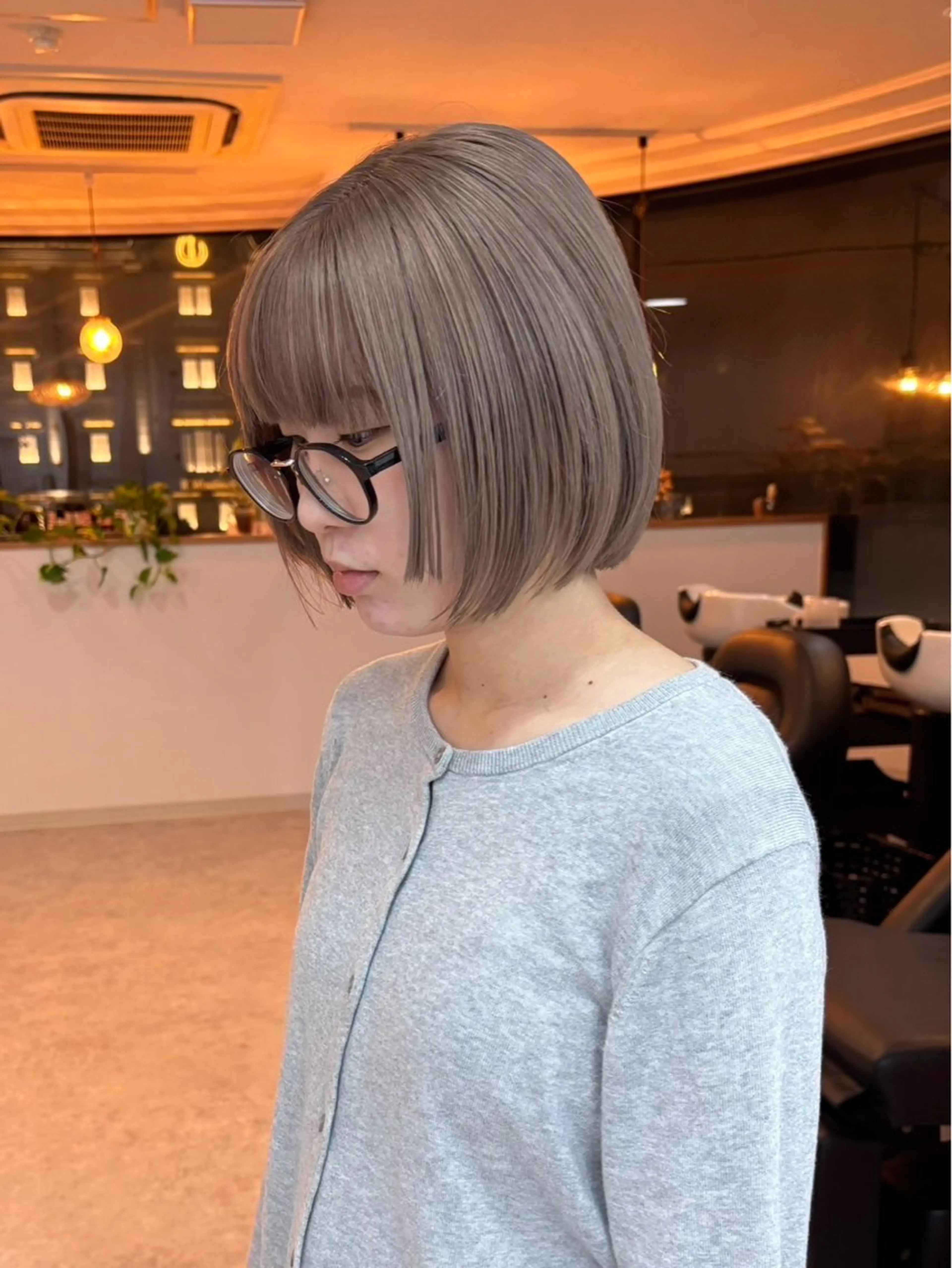 ショート ショートボブ ボブ ハイライト レイヤーカット ショートヘア ULu. 岡山駅店 髪質改善トリートメント＆ハイトーンカラー所属・SUZU/岡山/矯正 ハイトーン/レイヤーのヘアスタイル
