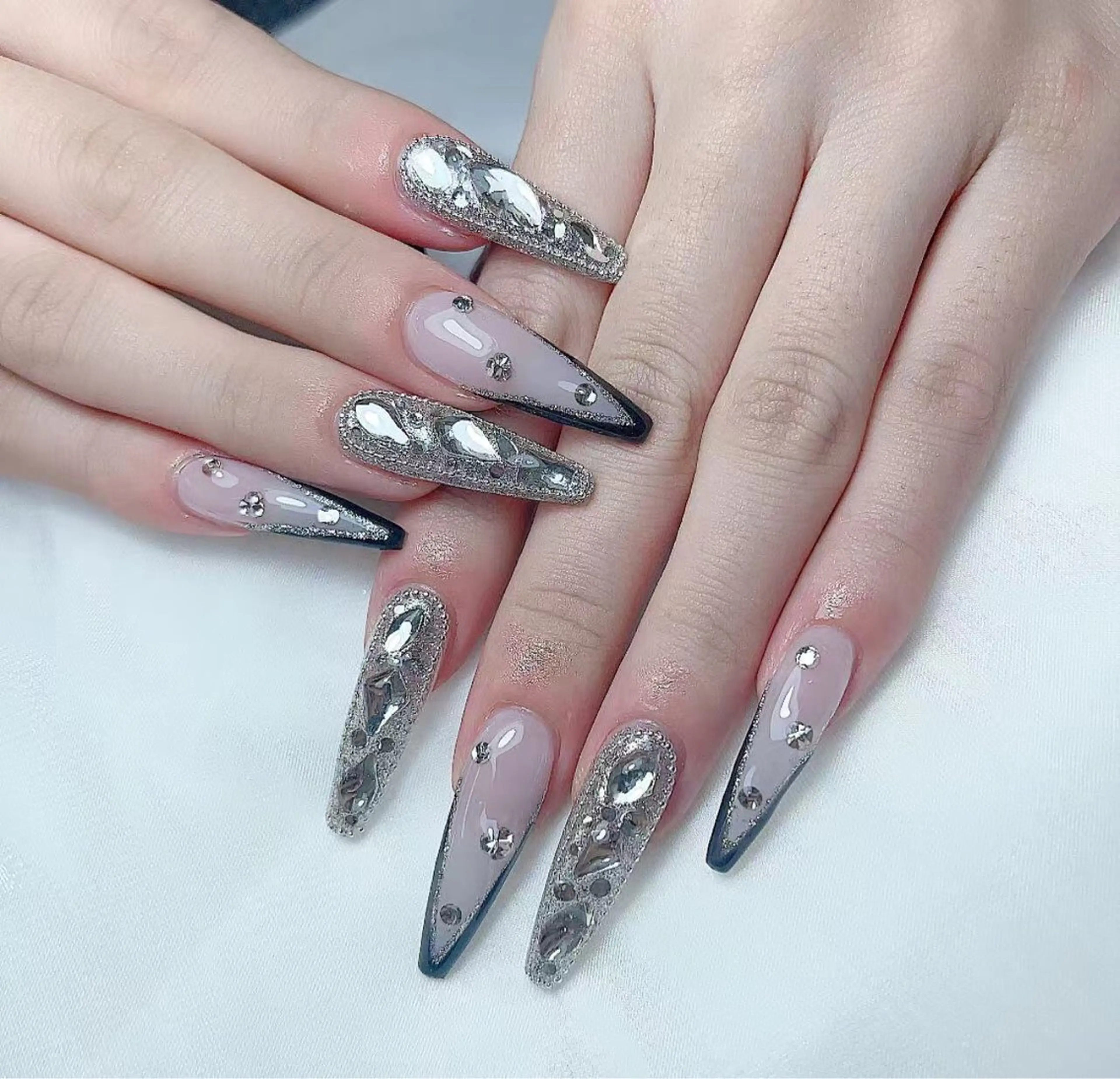 ネイル 🎀M nails✨ ビューティーのネイルデザイン