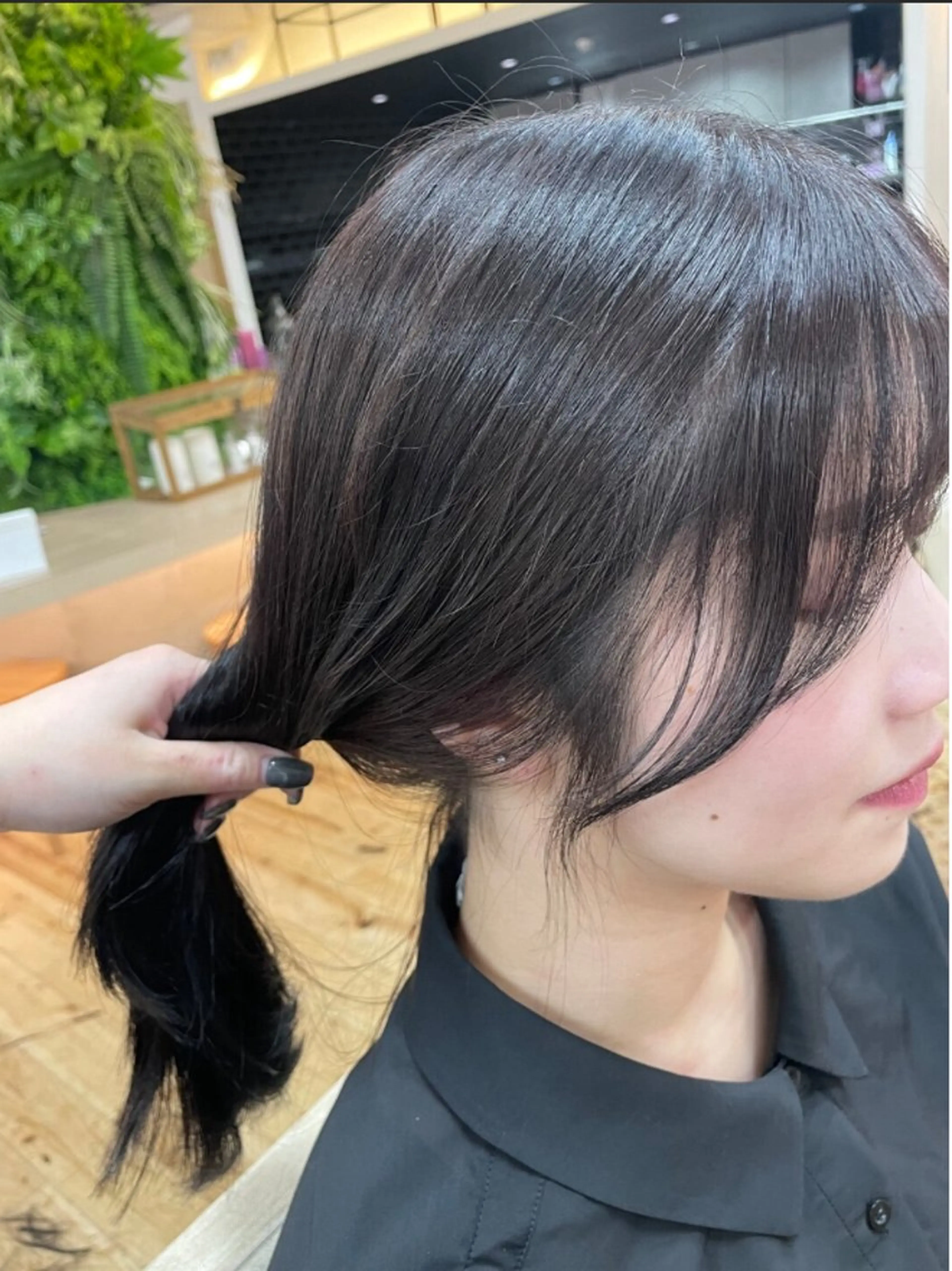 ロング Yuuka /寒色カラーのヘアスタイル