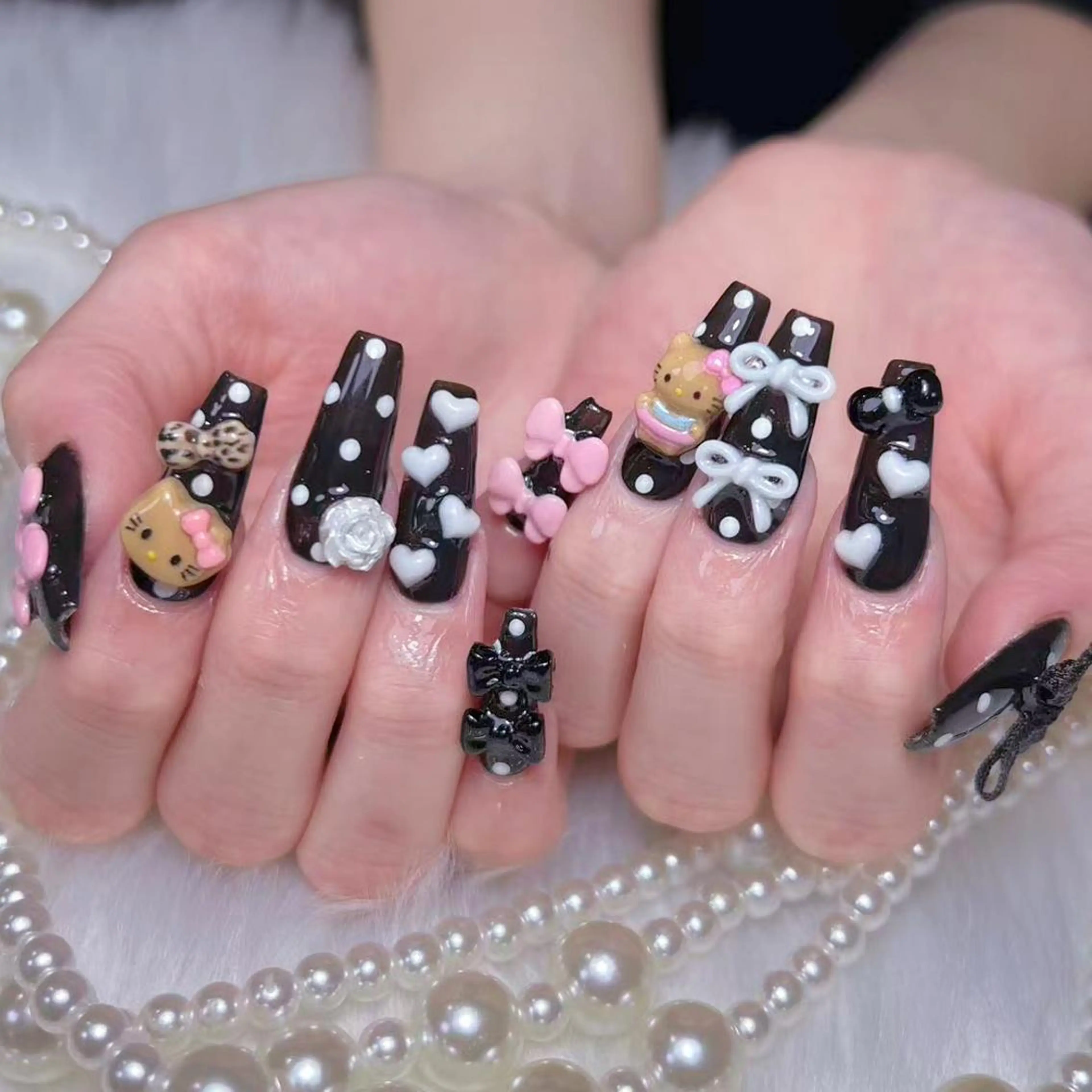ネイル アートネイル オーロラネイル ガーリー キラキラネイル 韓国ネイル ハンドネイル Diamond NAIL💝のネイルデザイン