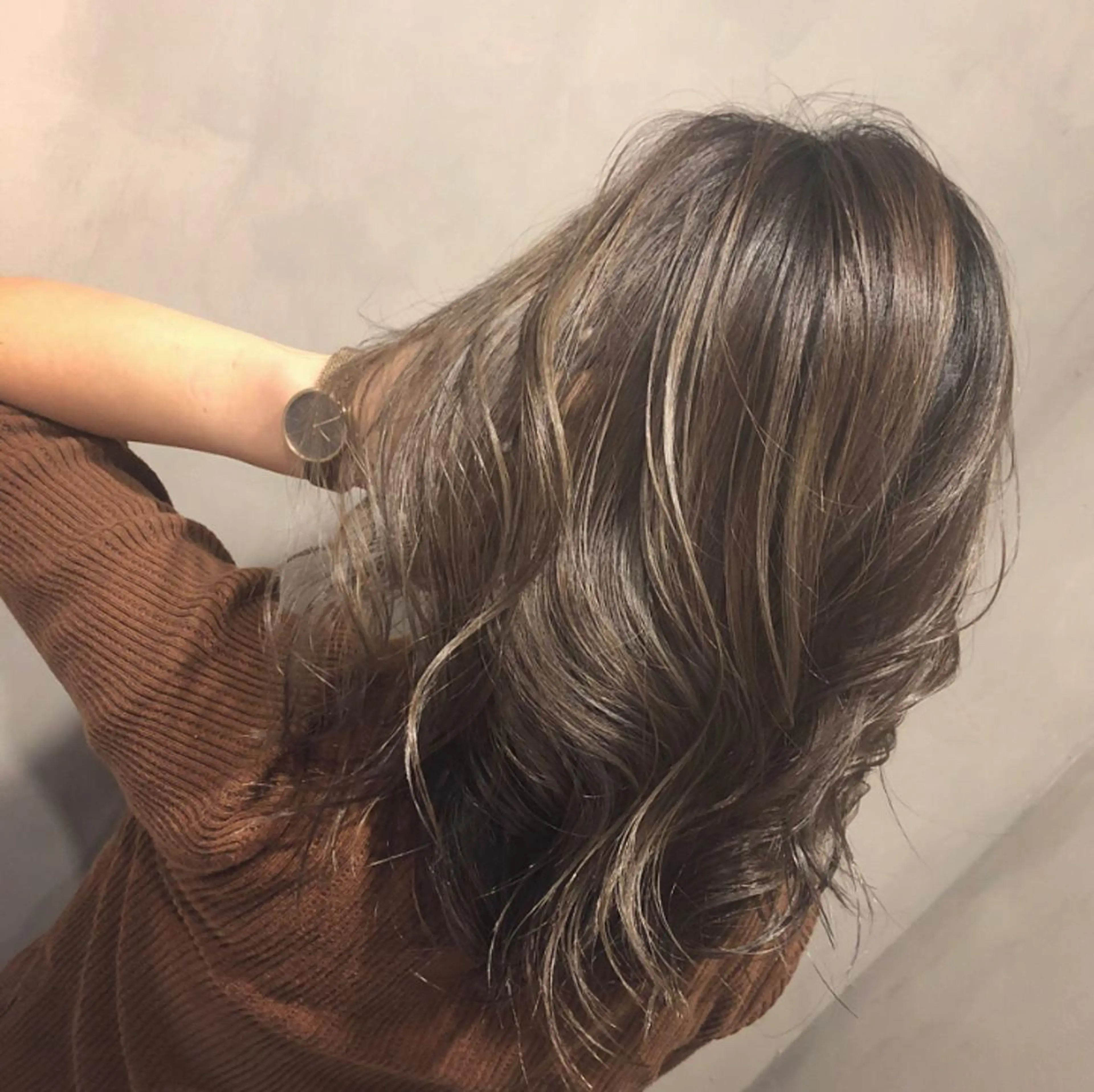 ロング カラー カット ヘアカラー トリートメント ヘアセット ハイダメージ毛 縮毛矯正のヘアスタイル