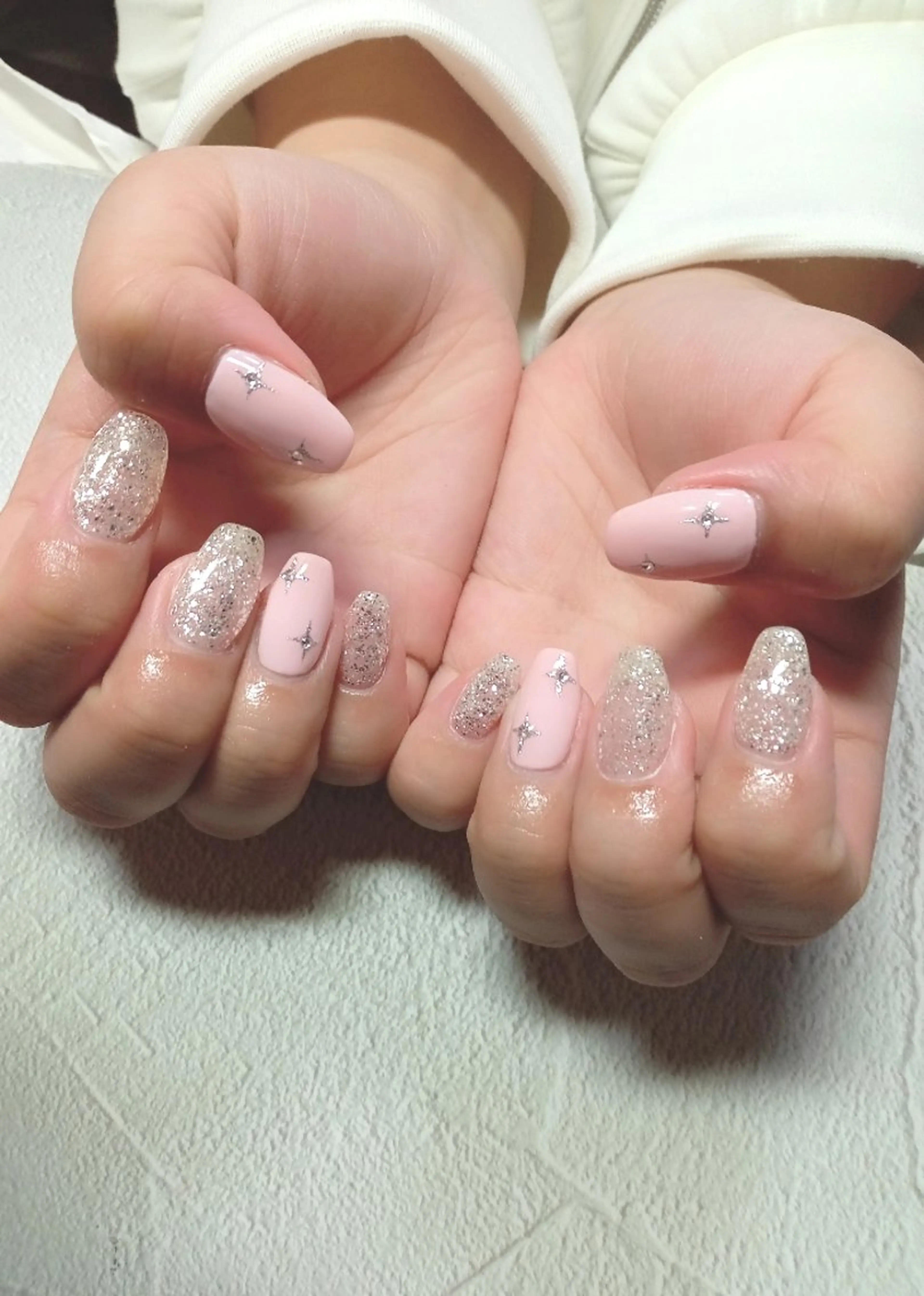 ネイル ジェルネイル キラキラネイル 持ち込み パラジェル 赤色 ハンドネイル flure de neige yukiのネイルデザイン