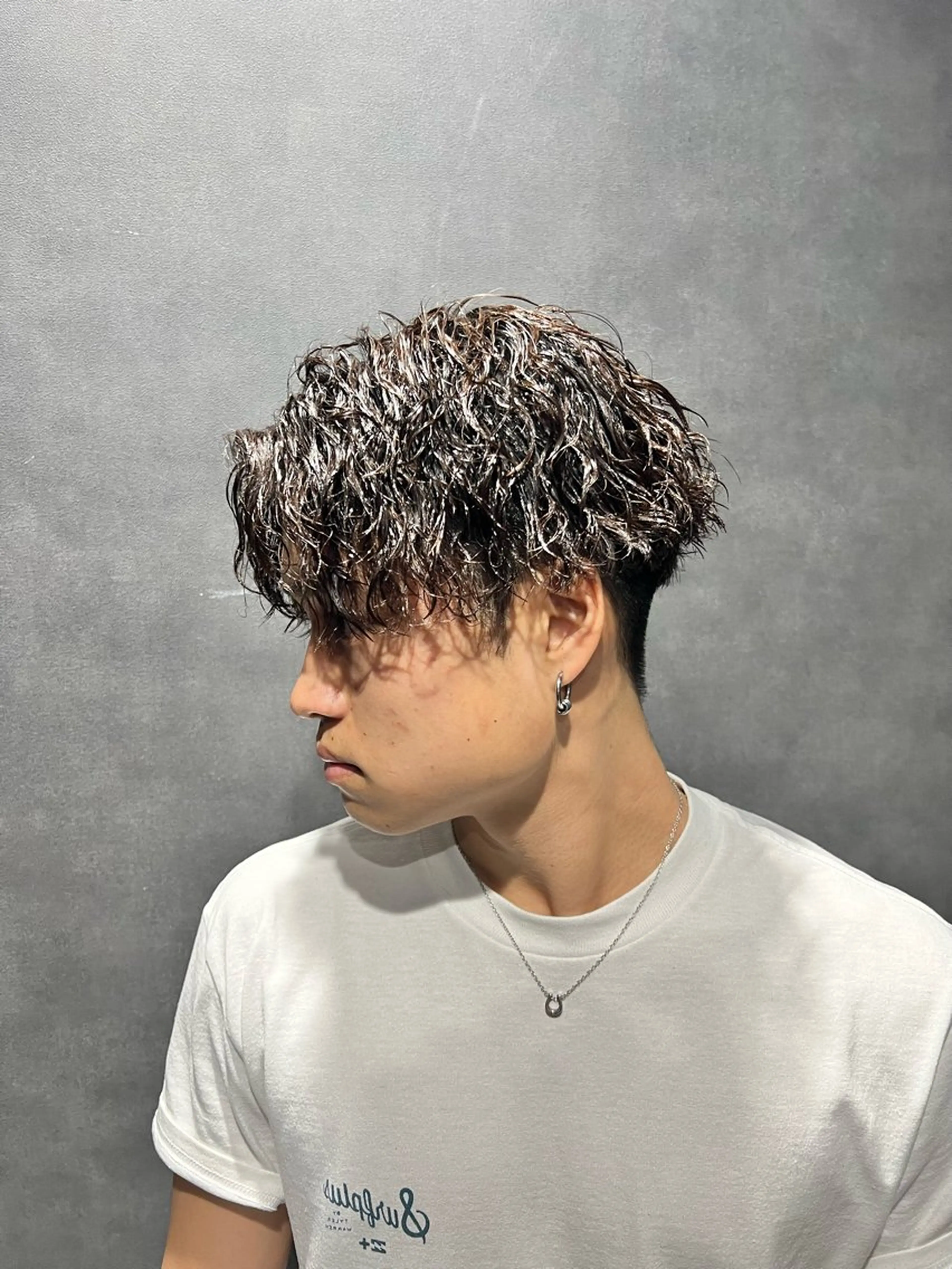 ショート カラー パーマ ヘアアレンジ メンズ センターパート メンズハイライト メンズメッシュ マッシュ メンズパーマ メンズに優しい🔥メ ンズ特化/BLUCKのヘアスタイル