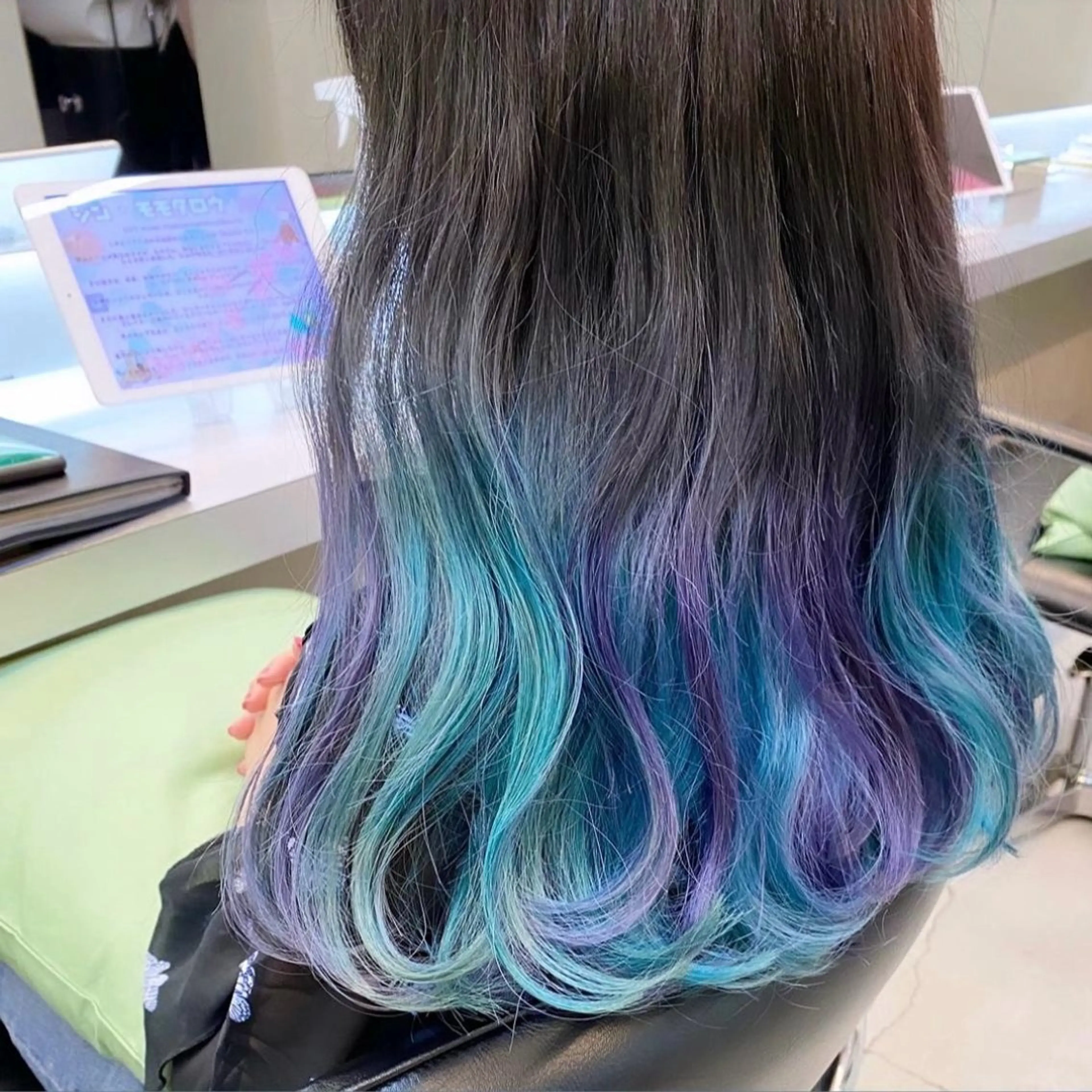 セミロング カラー グラデーションカラー ラベンダーカラー パープルカラー カット ヘアカラー トリートメント ✨髪質改善職人✨ デザインカラー/若林のヘアスタイル