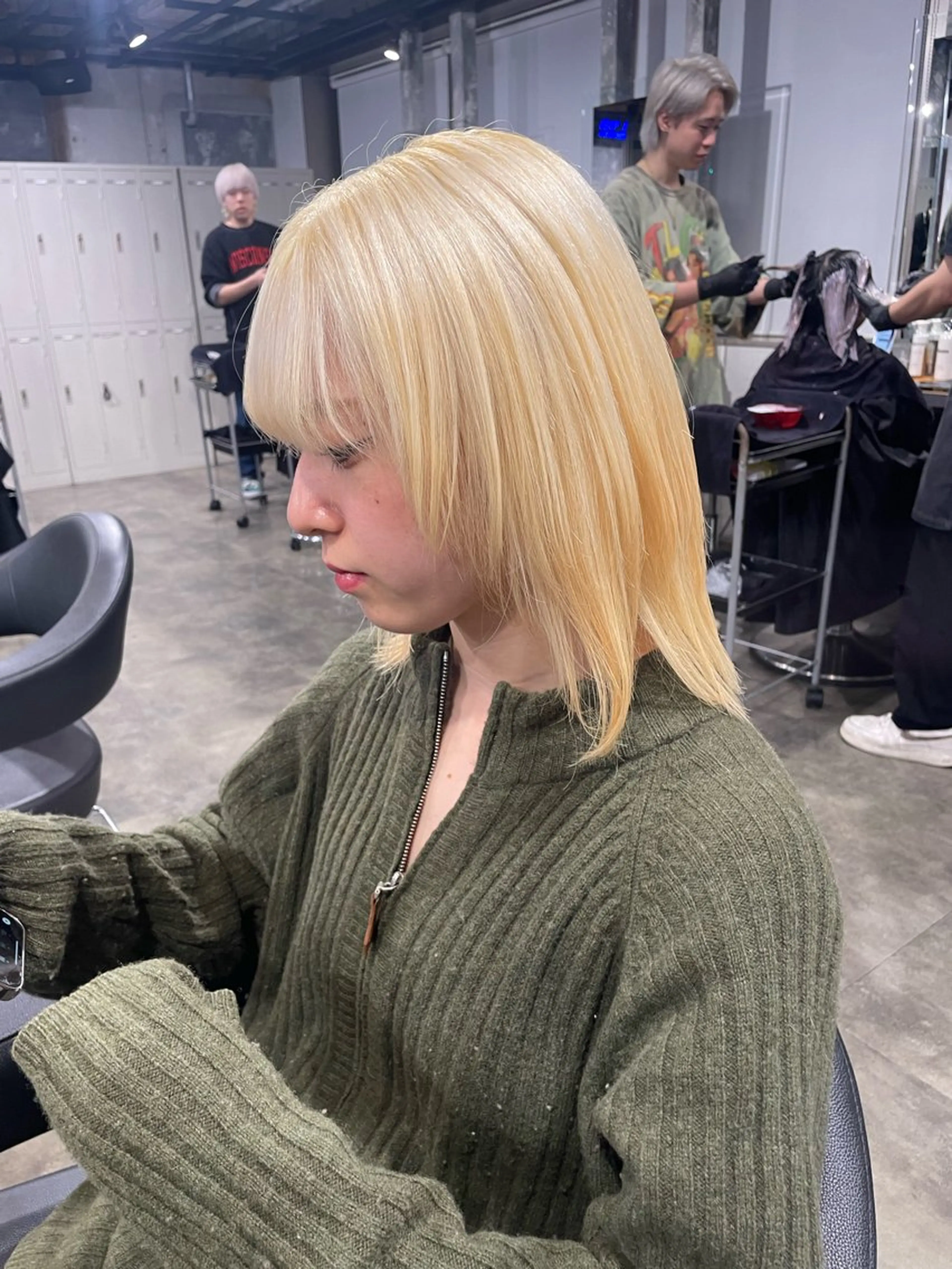 ミディアム カラー ヘアカラー ハイトーンブロンド 横浜💞ミオのヘアスタイル