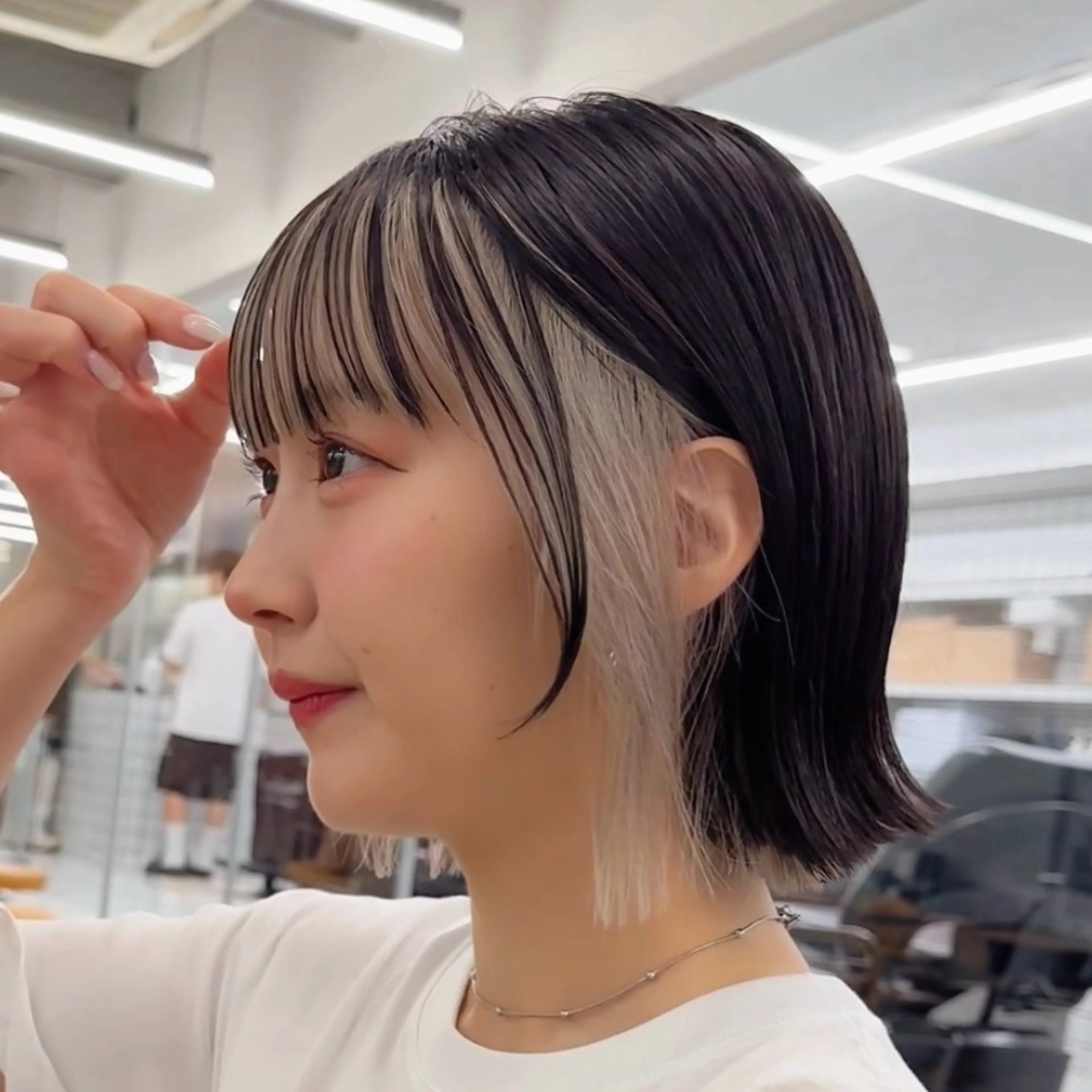 ショート カラー カット ヘアカラー 顔周り/レイヤー/ ベージュ/みっきーのヘアスタイル