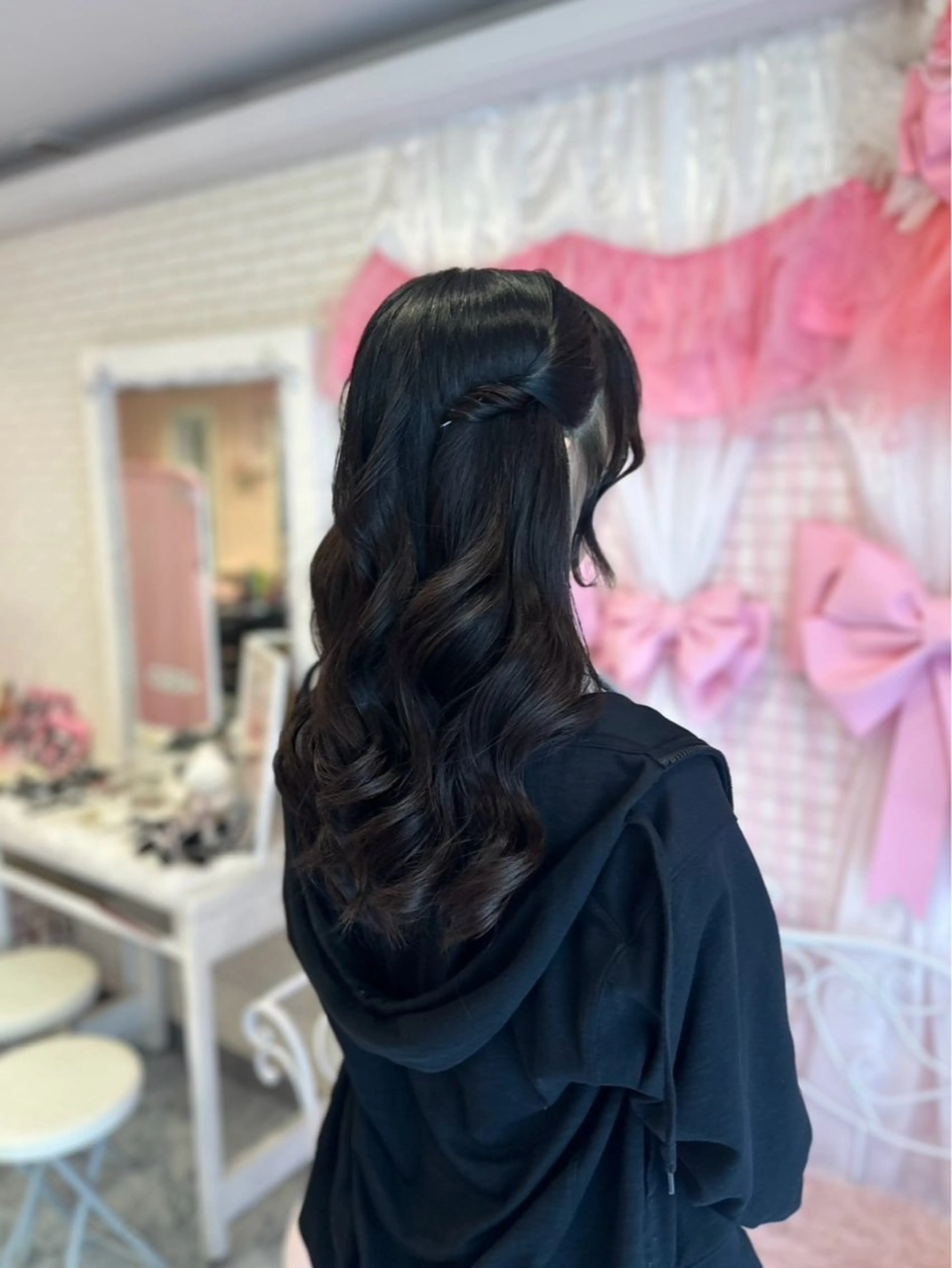 巻き下ろしヘアセットの写真