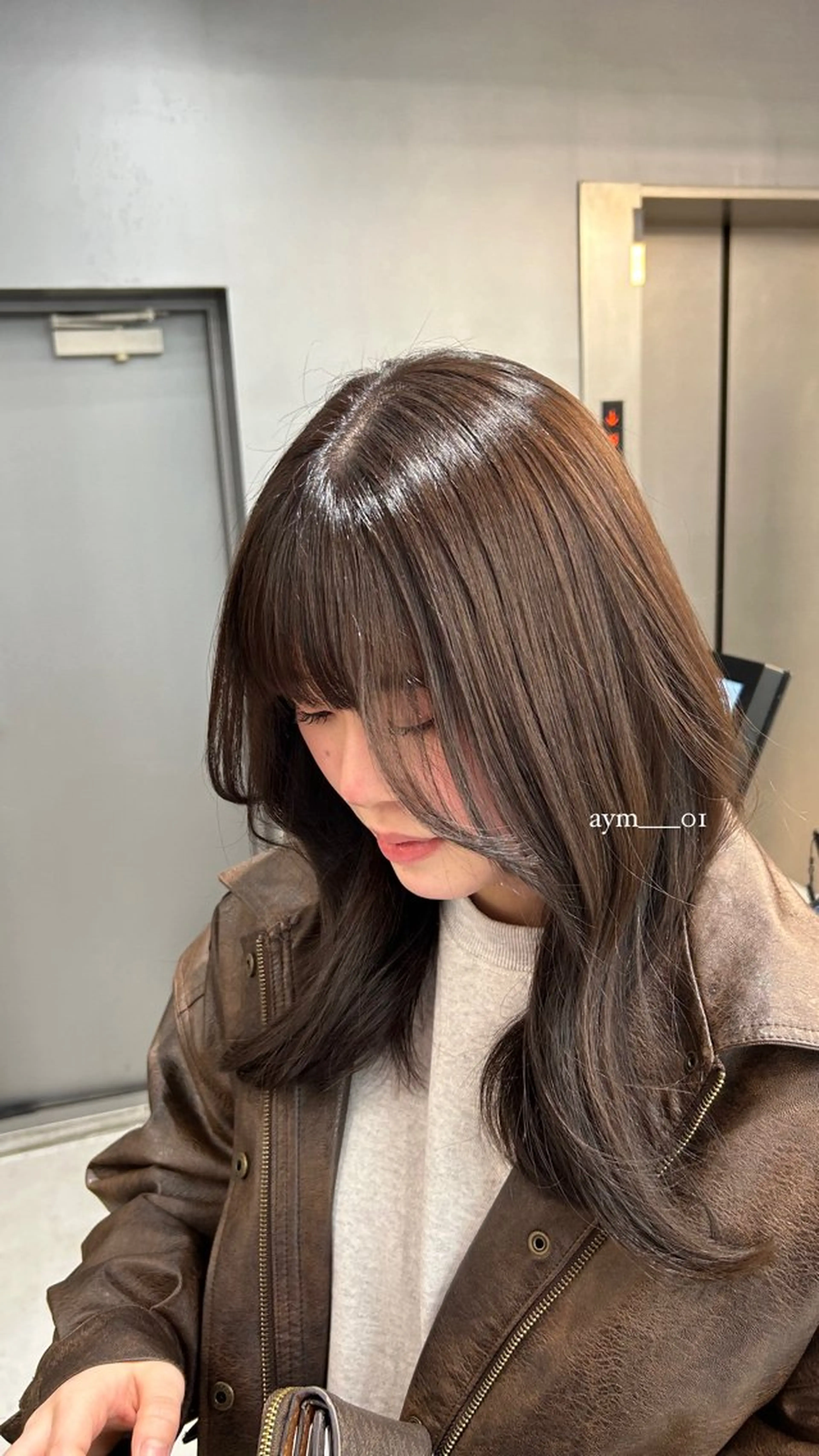 ミディアム カット ヘアカラー トリートメント 韓国ヘア AYUMIのヘアスタイル