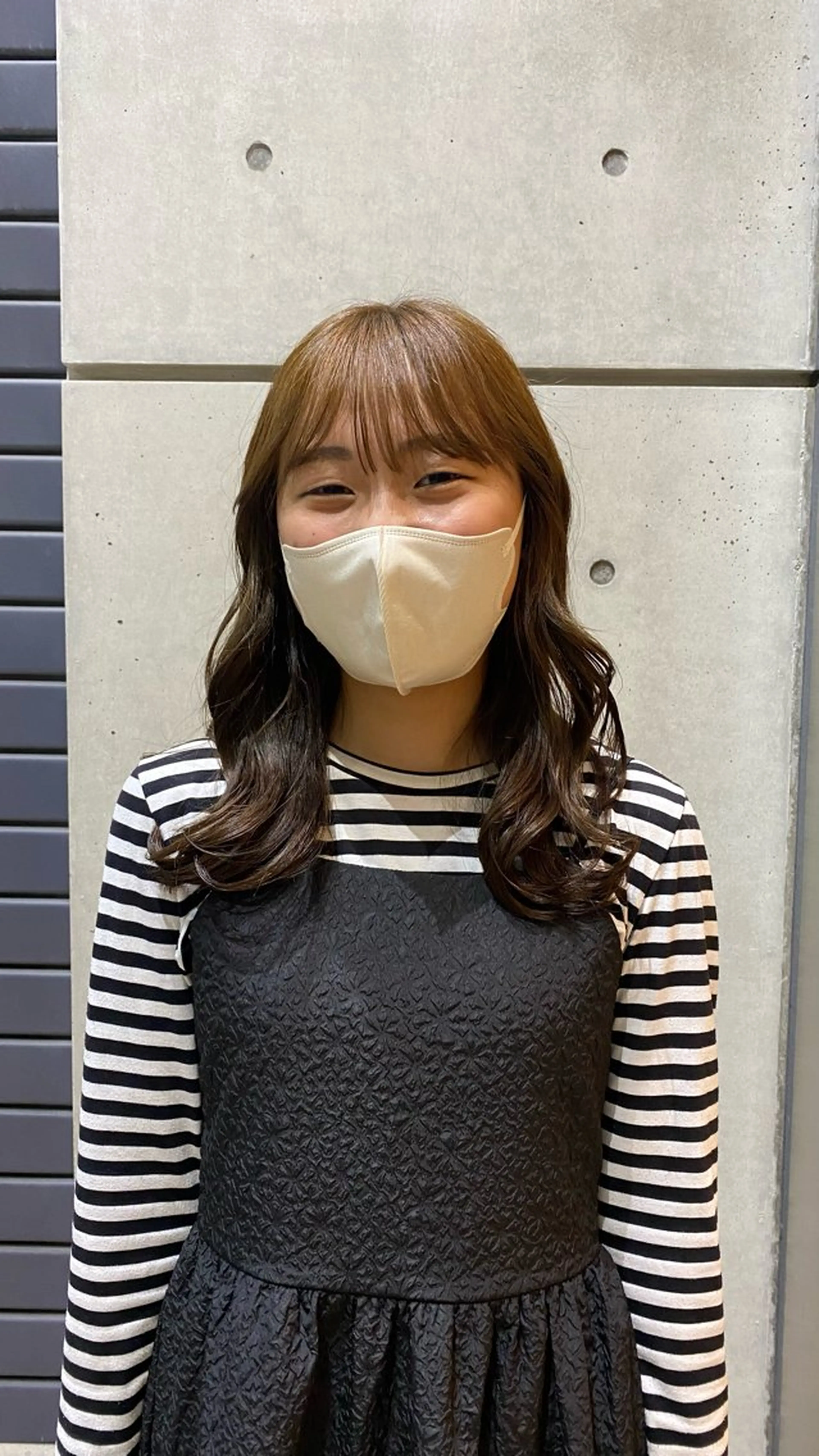 ロング カラー 磯谷 朋のヘアスタイル