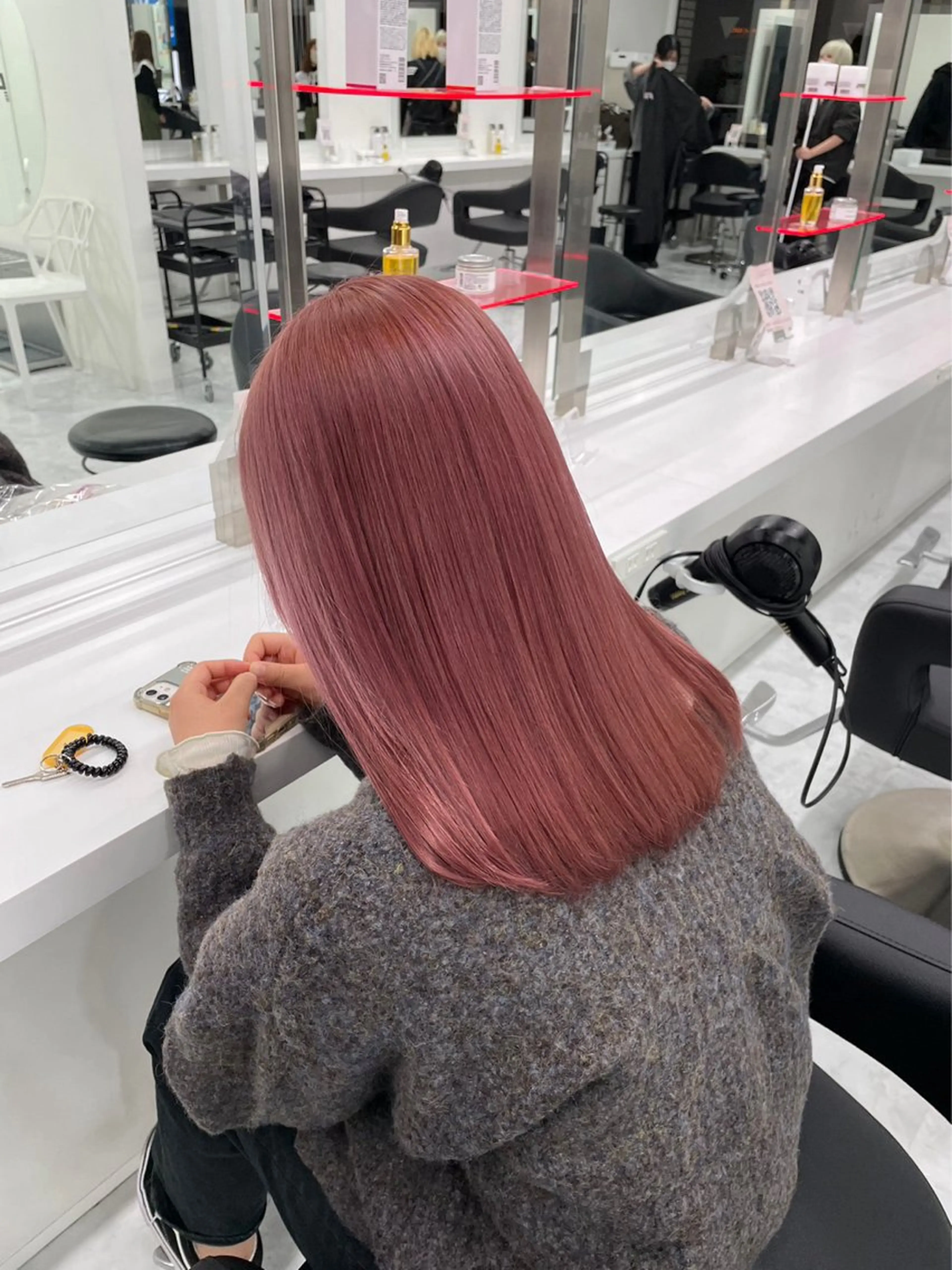 ロング カラー ヘアアレンジ 赤み消しブラウン プロ🐿けんご🐿のヘアスタイル