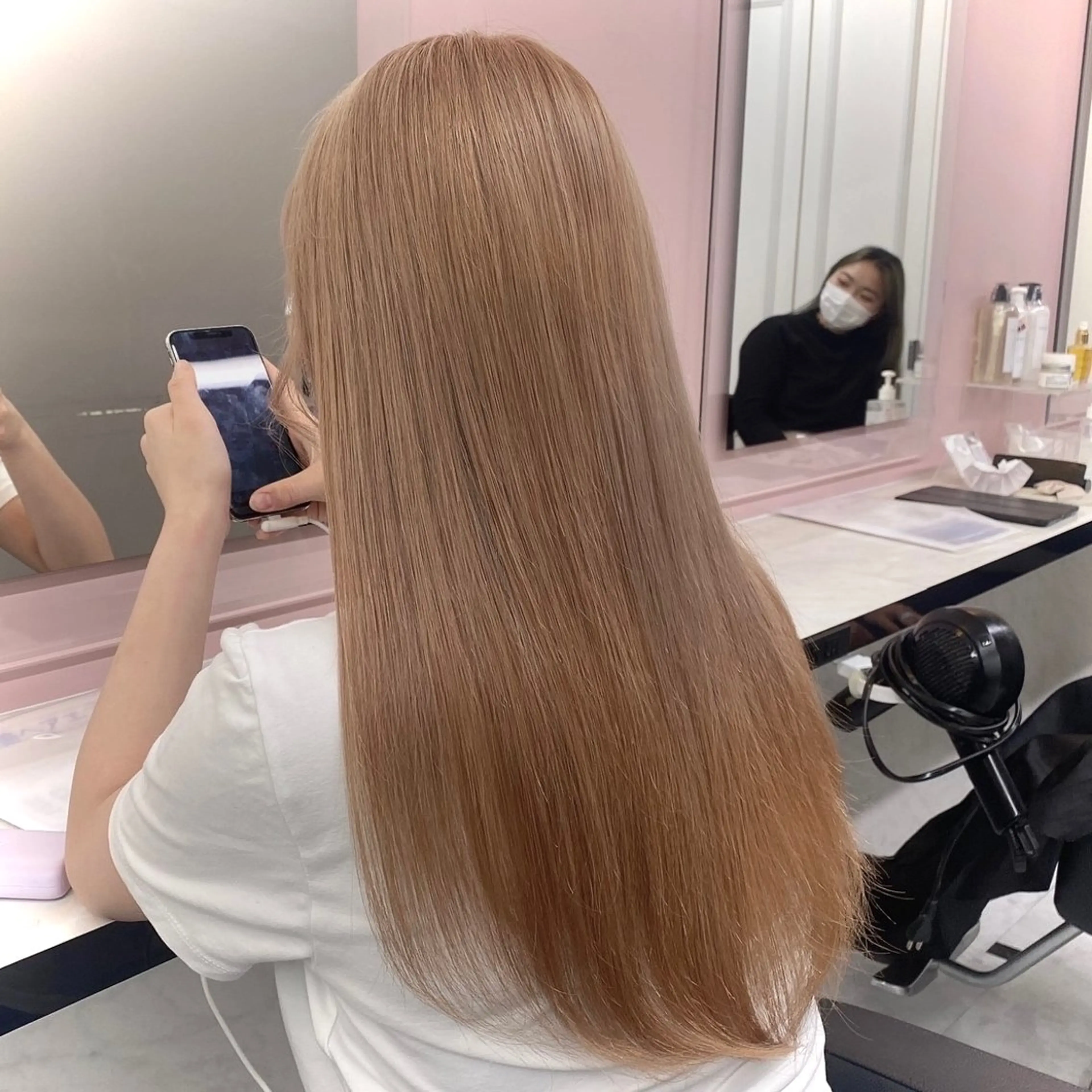 ロング ヘアカラー Miwa🤍ダメージ レスカラー特化🦢のヘアスタイル