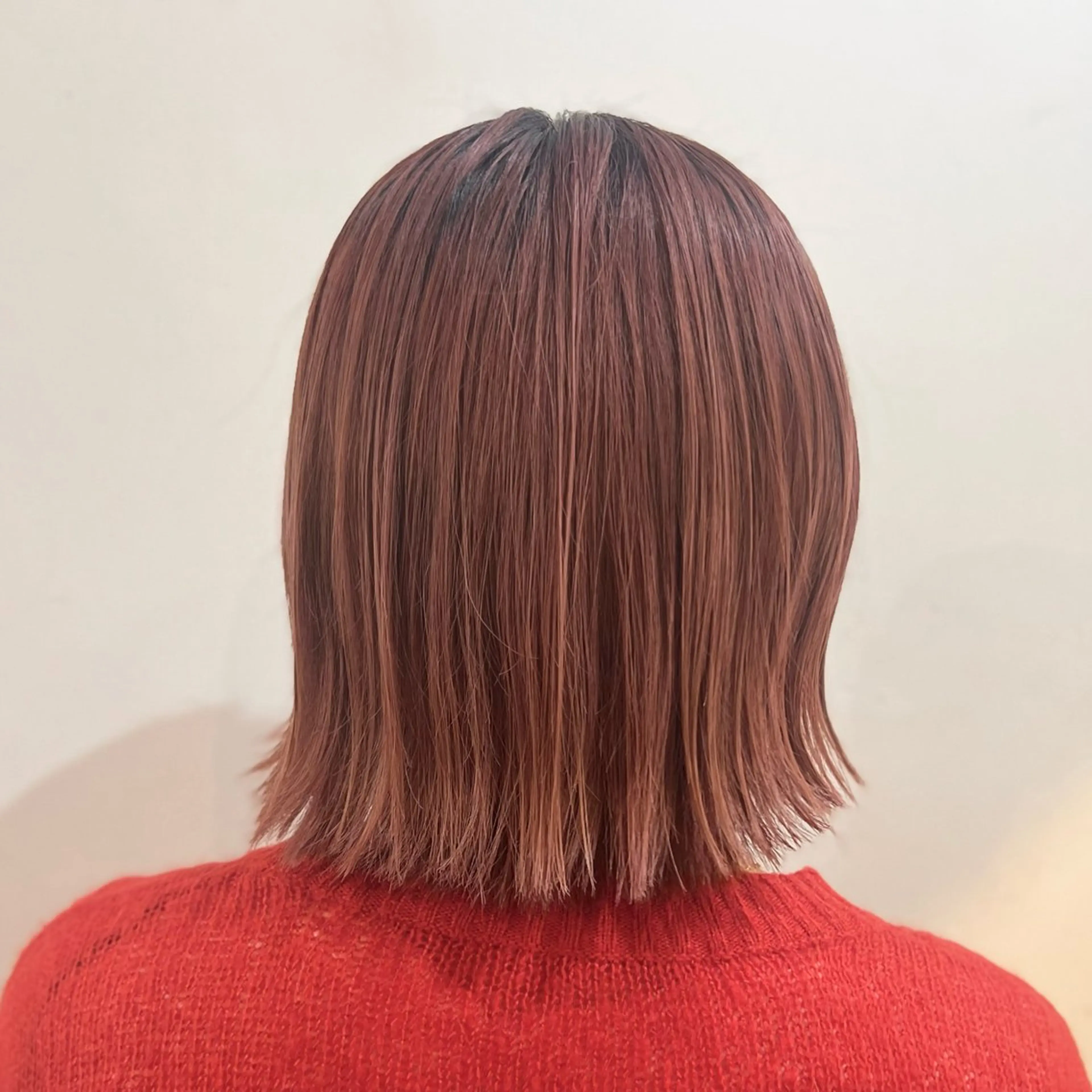 ミディアム カット 縮毛矯正 トリートメント newi京橋 yukaのヘアスタイル