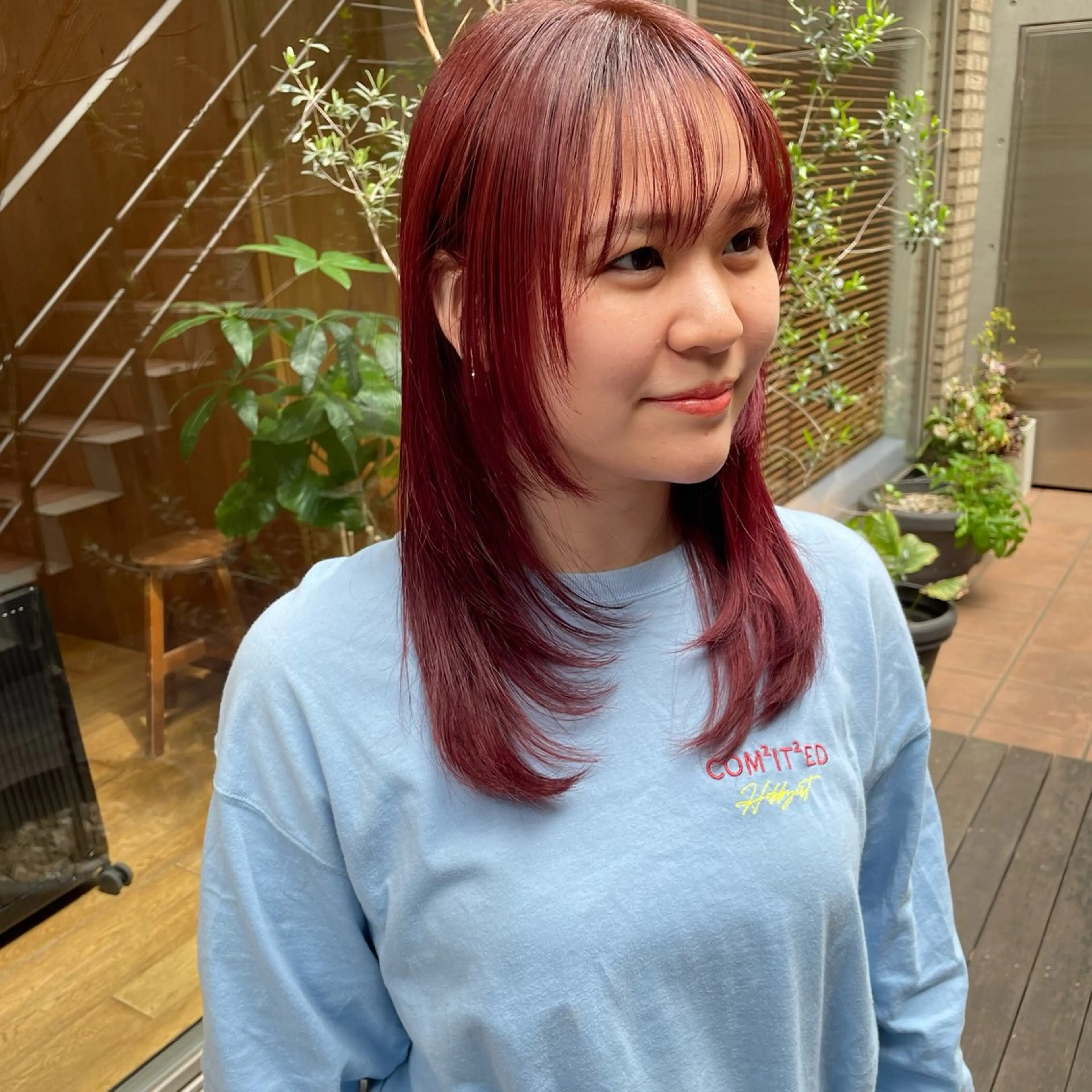 ミディアム カラー レッドカラー 大橋 芽衣のヘアスタイル