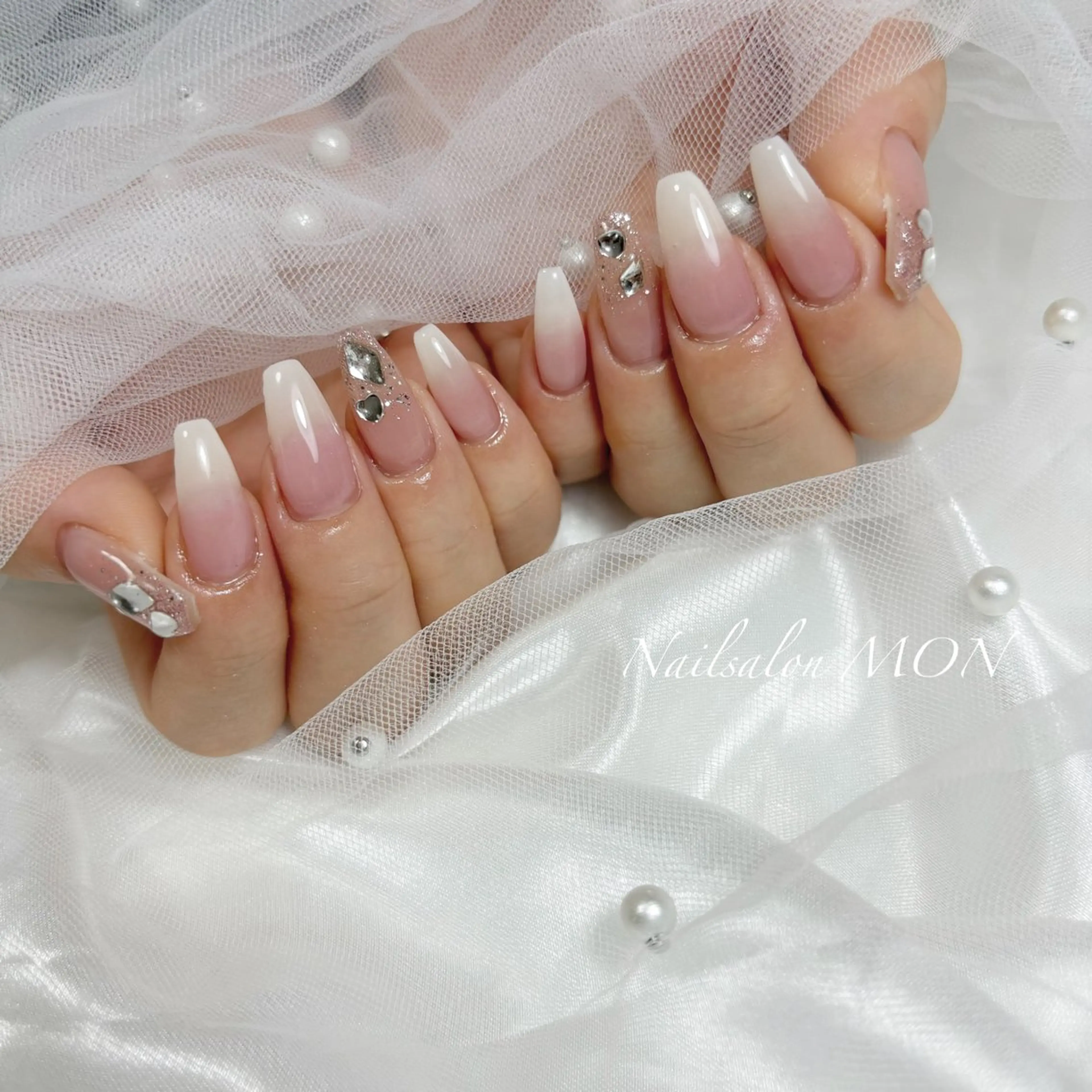 ネイル ストーンネイル ハンドネイル Nailsalon MONのネイルデザイン