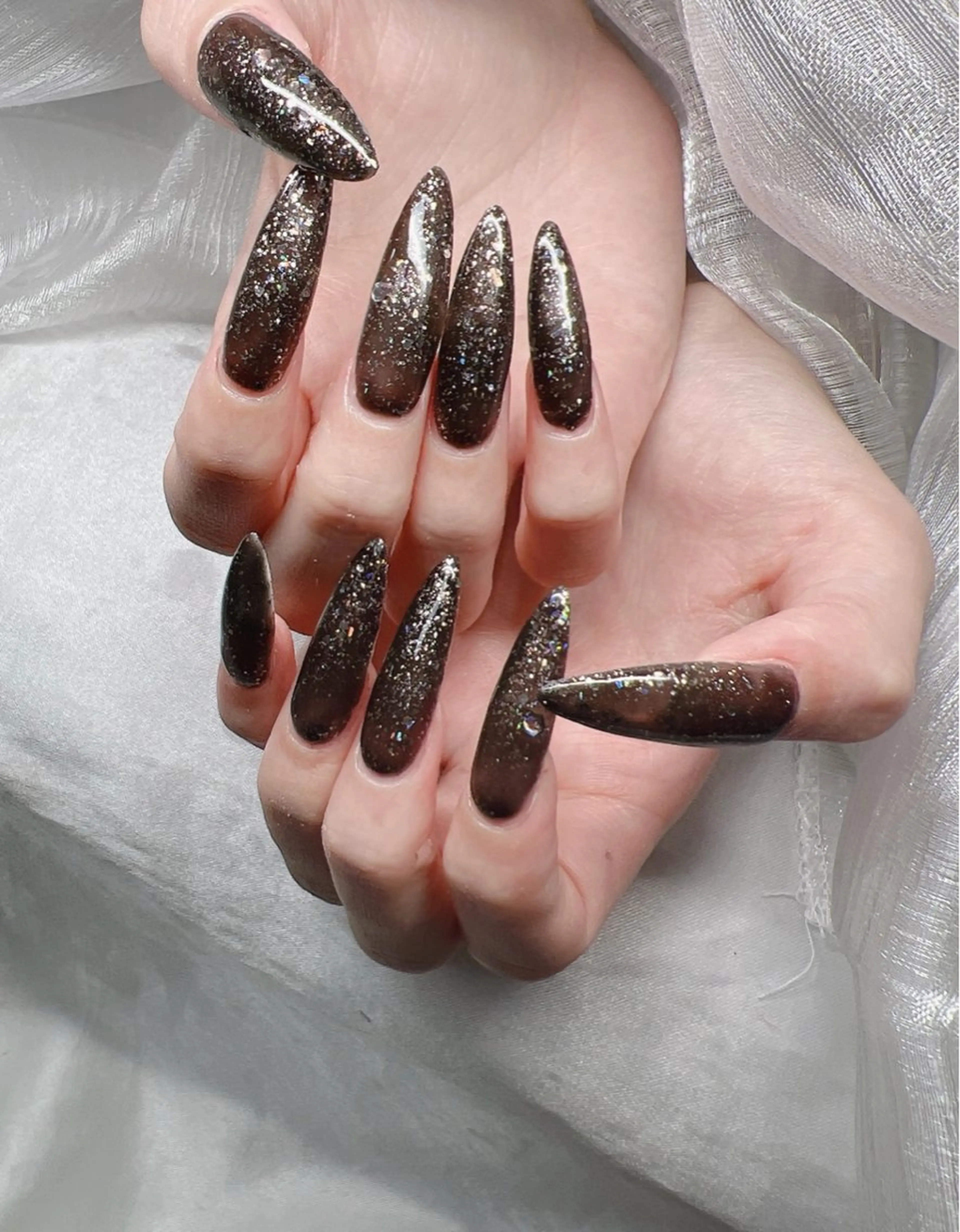ネイル 長さ出し グラデーション 卒業式 キラキラネイル マグネットネイル ハンドネイル Lee Nailsのネイルデザイン