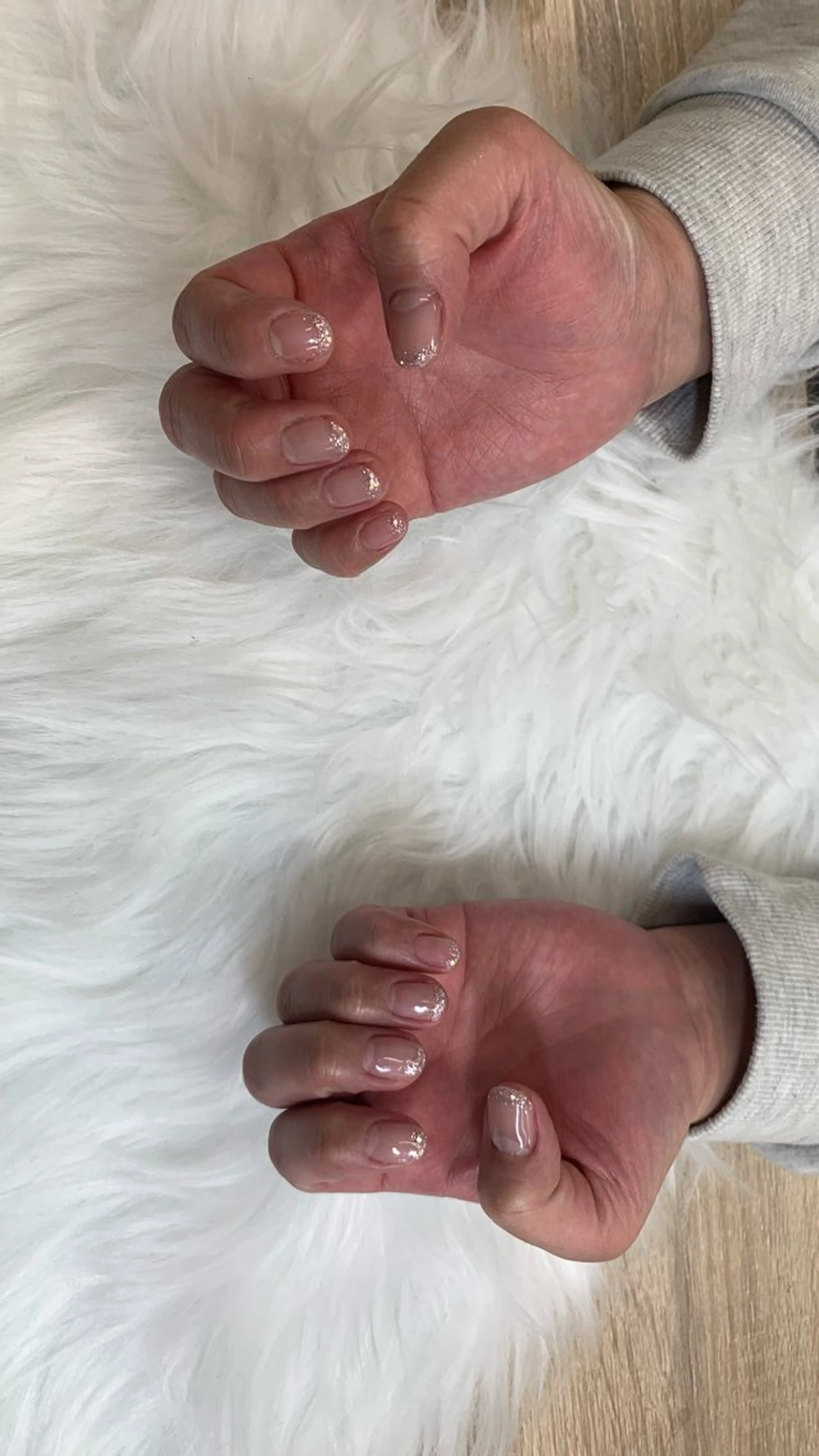 ネイル グラデーション ラメ(グリッター) シンプルネイル エーナイン釧路店所属・沼尻 早織のネイルデザイン