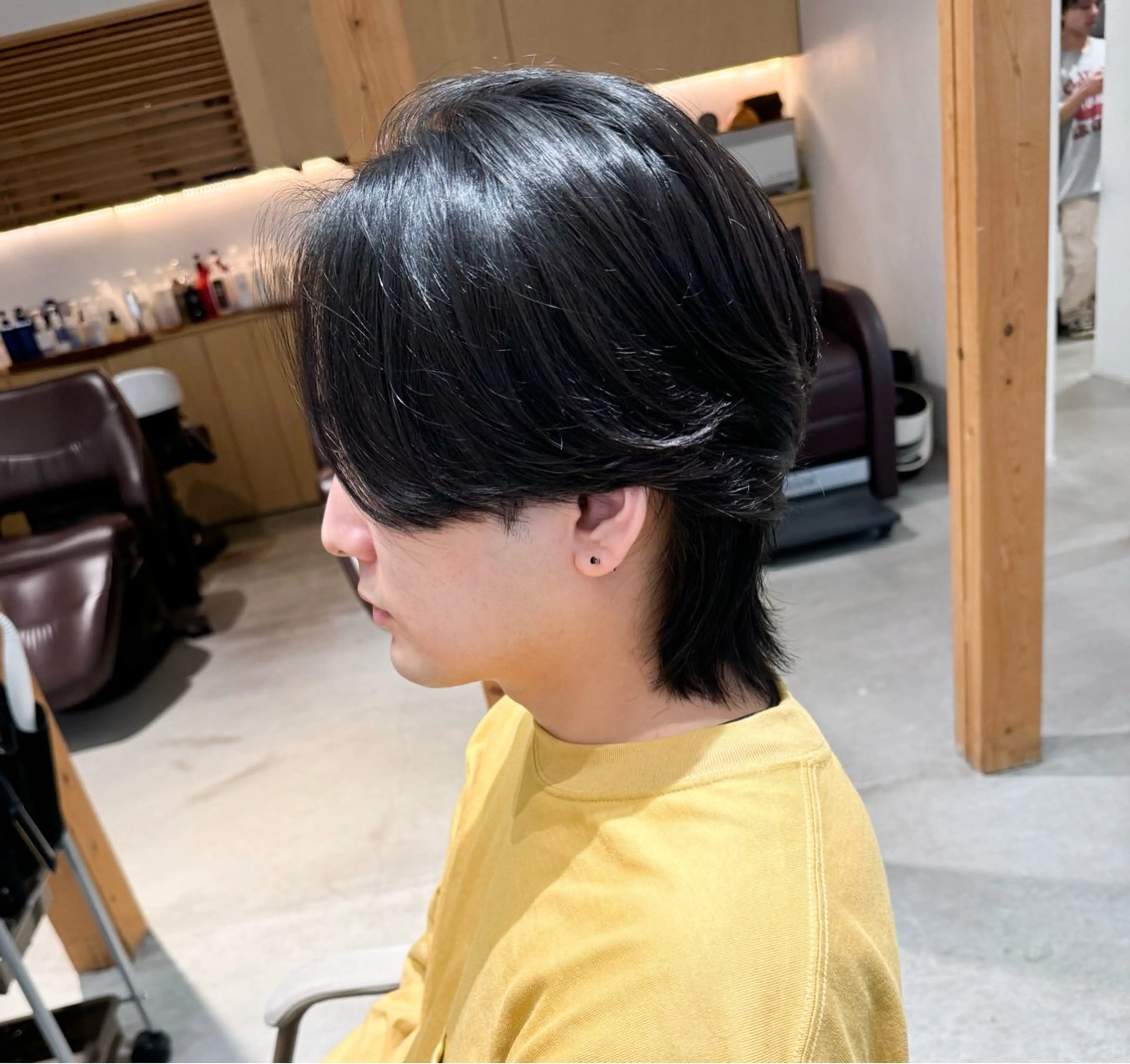 ミディアム パーマ メンズ ミディアムパーマ センターパート カルマパーマ メンズ韓国風 メンズパーマ 服部 雄輝のヘアスタイル