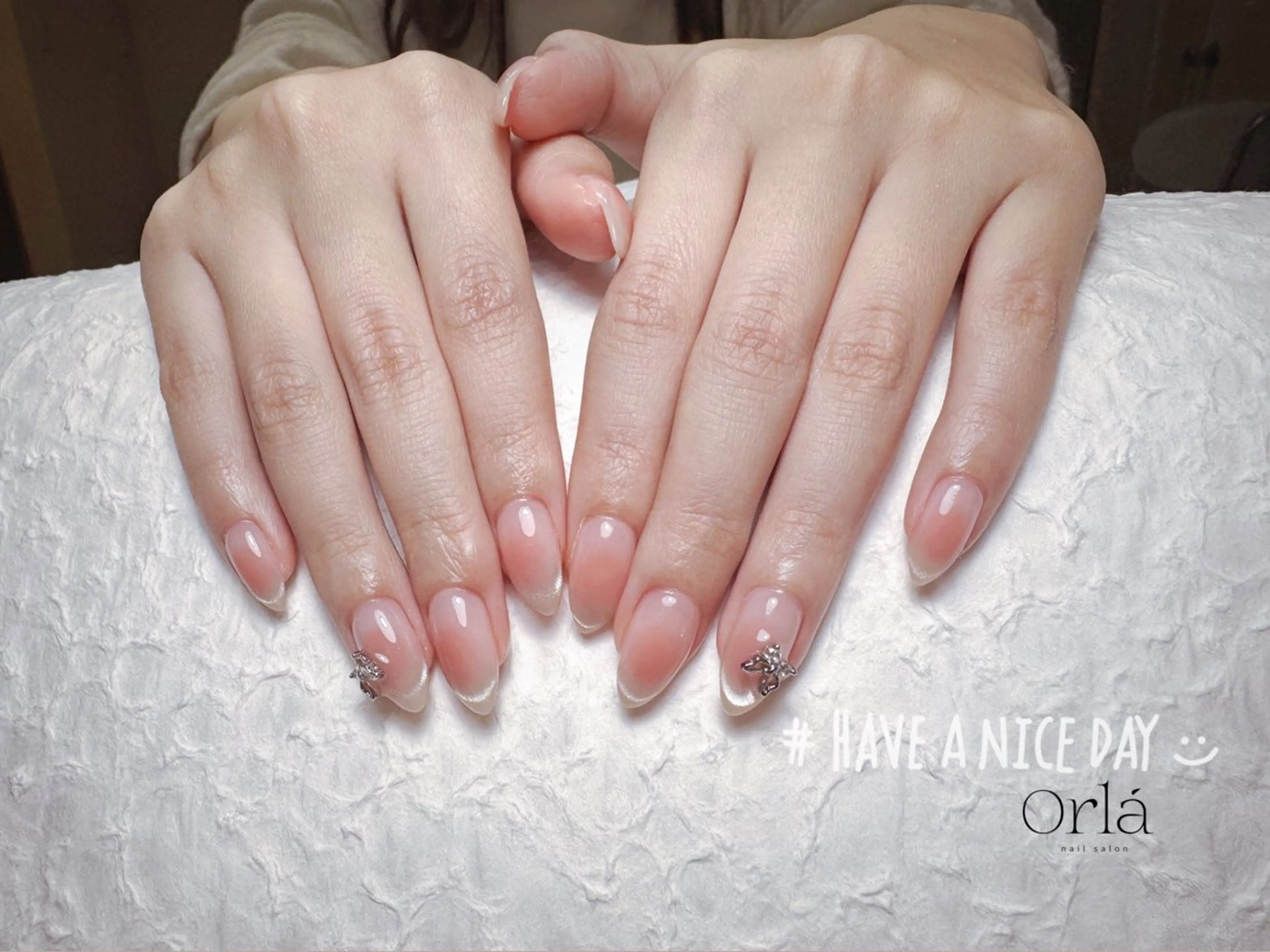 ミディアム 韓国風ヘア ハンドネイル Orla nail salonのネイルデザイン
