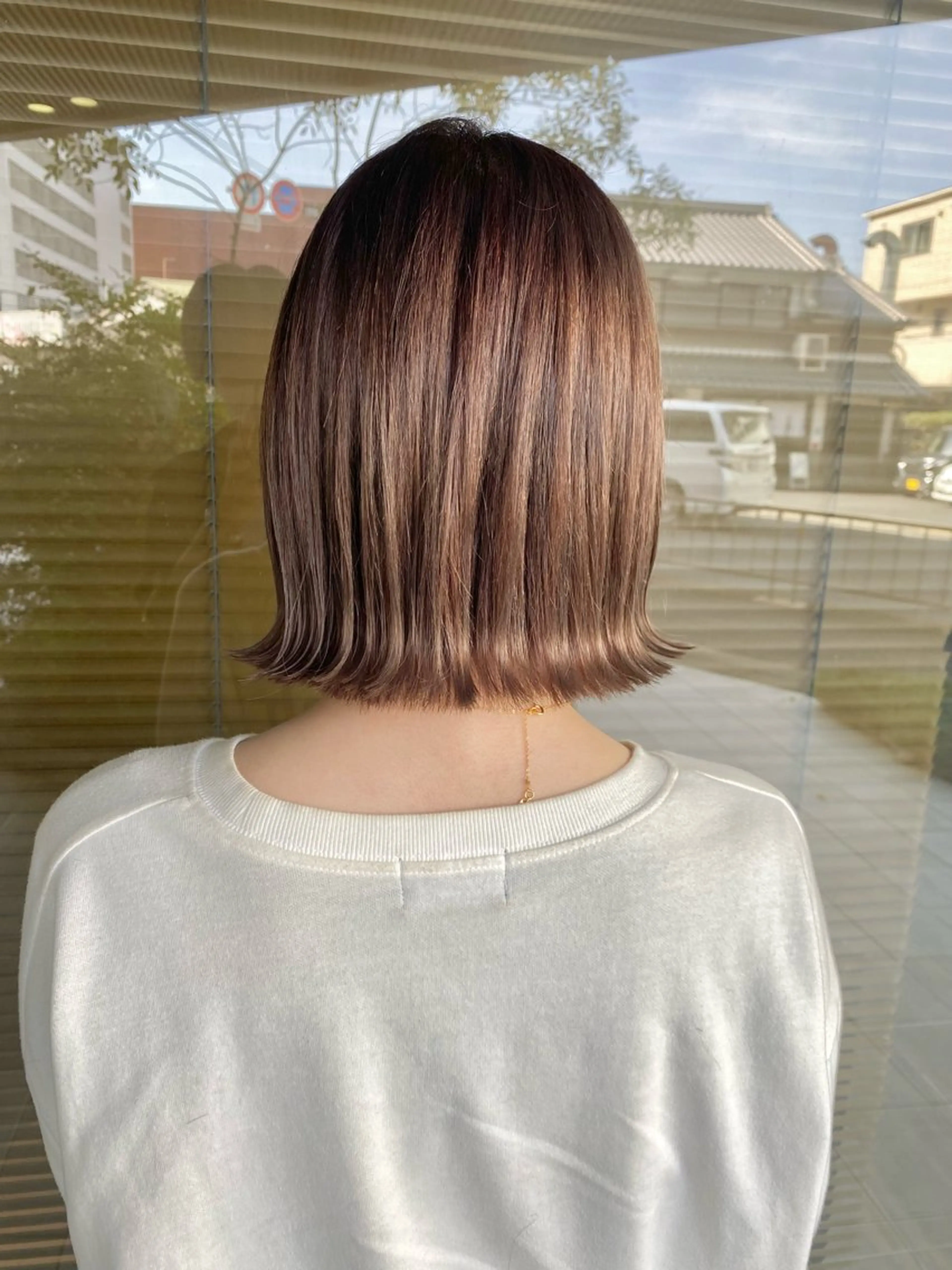 ショート カラー カット ヘアカラー 小町康耀　ボブ /顔周りレイヤーのヘアスタイル