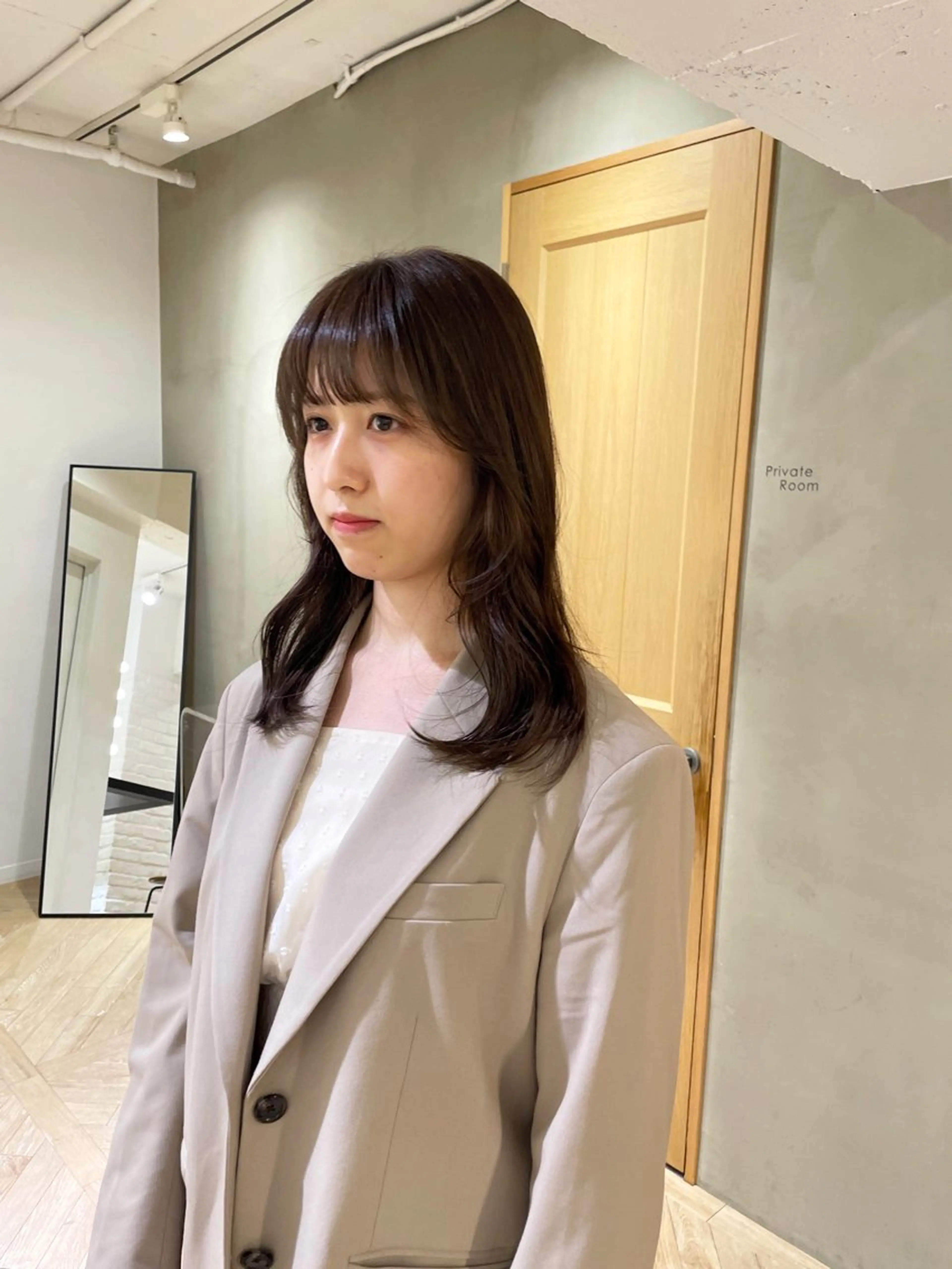 ミディアム LOREN/ miuのヘアスタイル