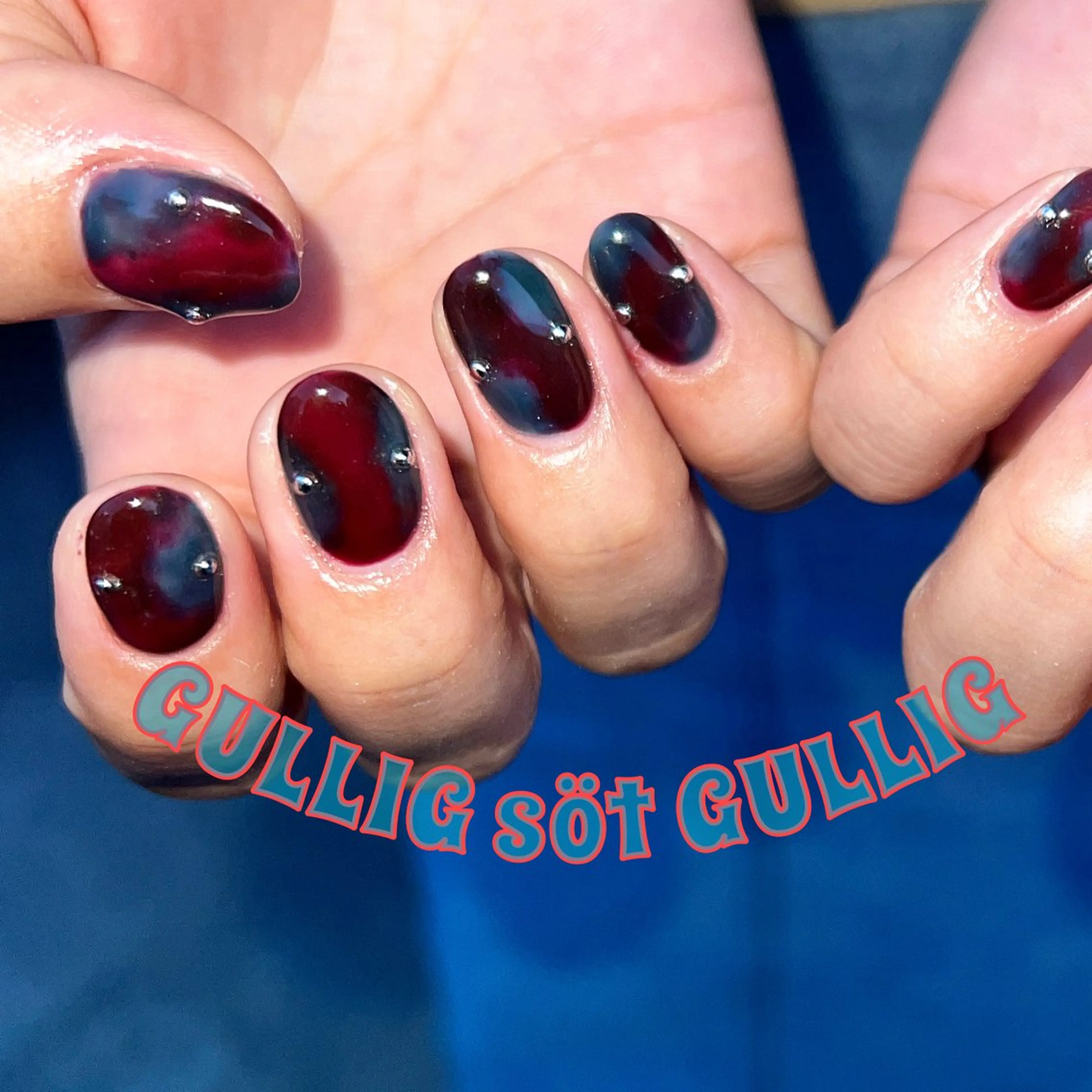 ネイル ハンドネイル フットネイル GULLIG söt GULLIGのネイルデザイン
