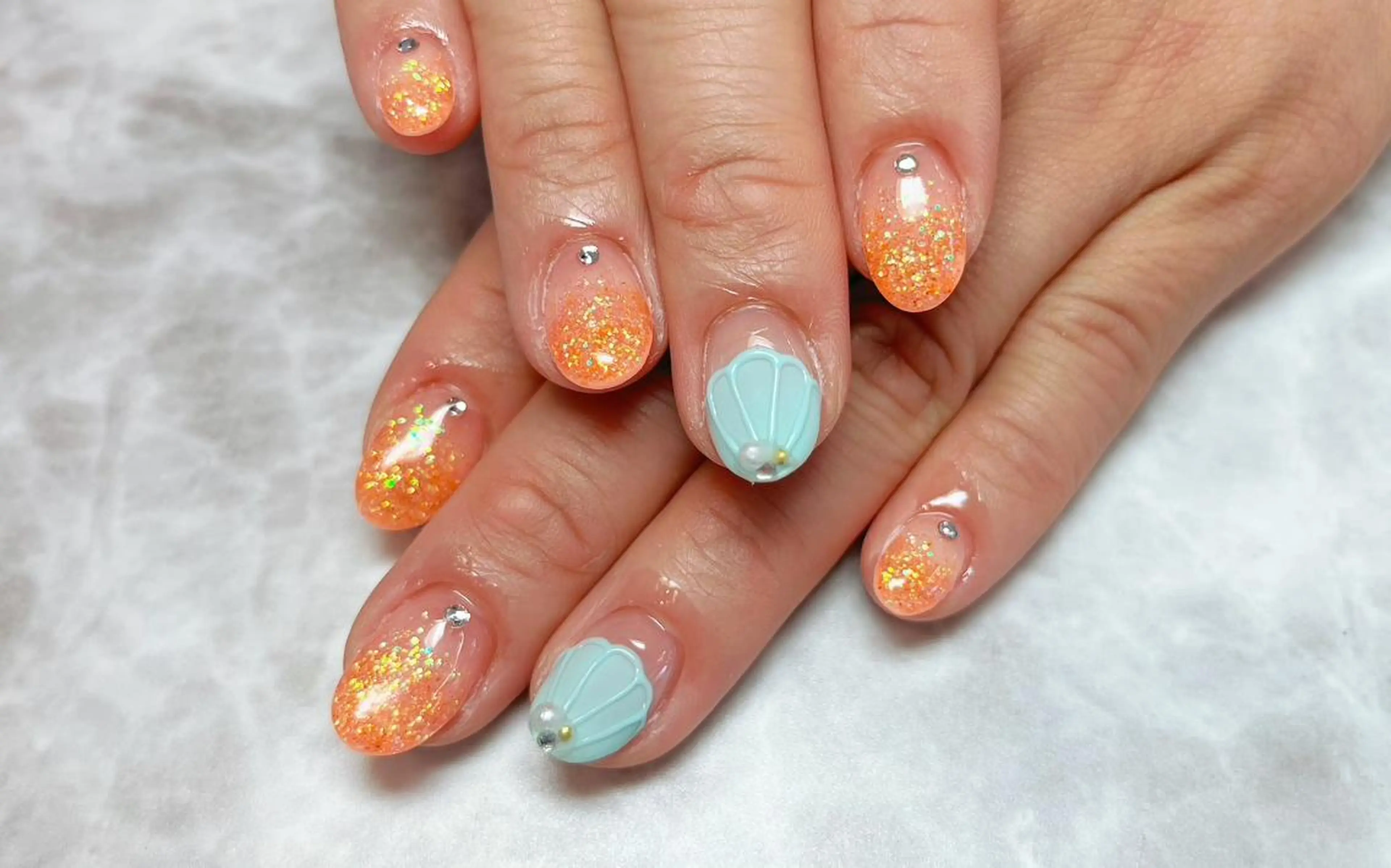 ネイル ネイルリボン 受付スタッフのマツエク・マツパデザイン