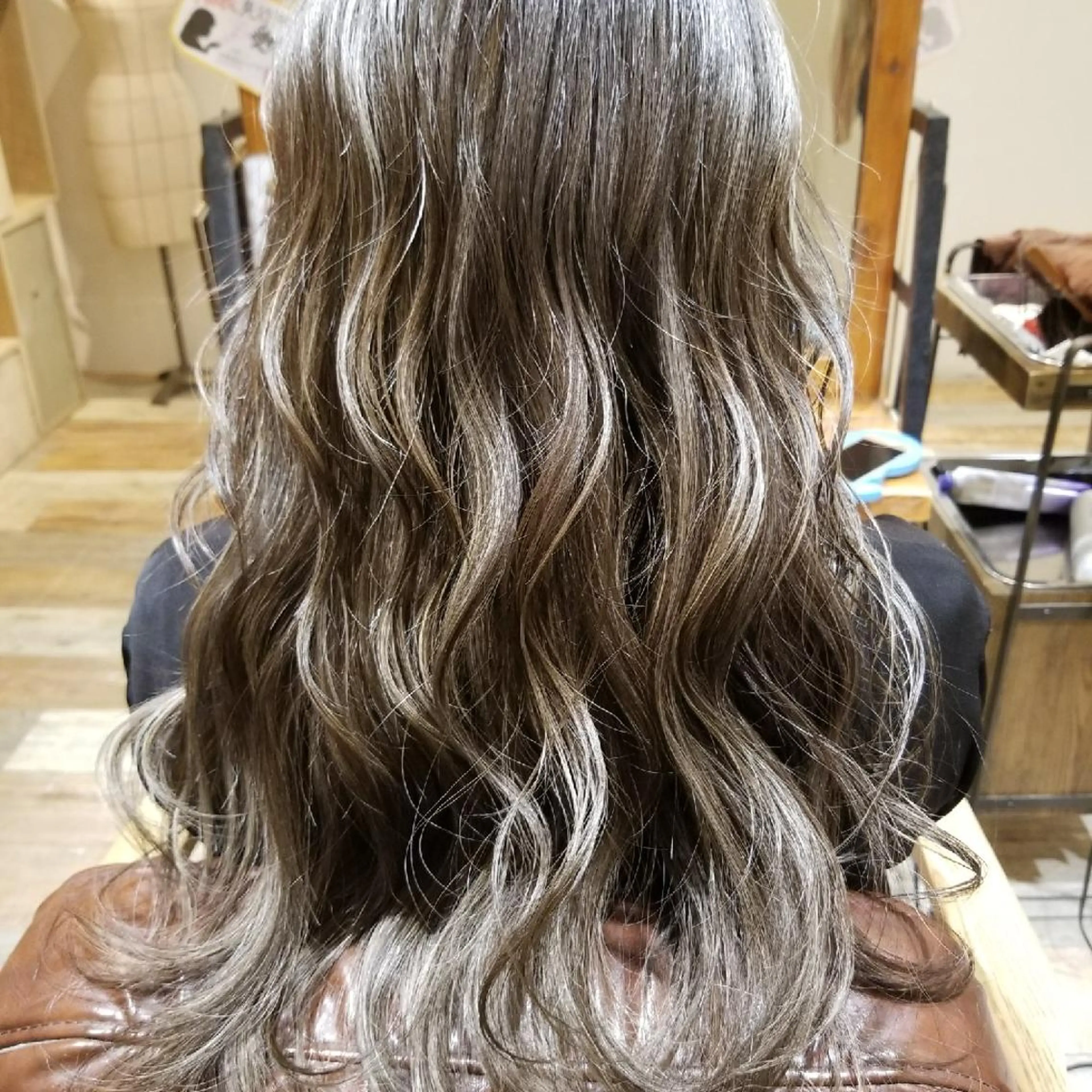 カラー ロング カット ヘアカラー トリートメント シールエクステ♦️ レイヤー♦️福田晃大のヘアスタイル