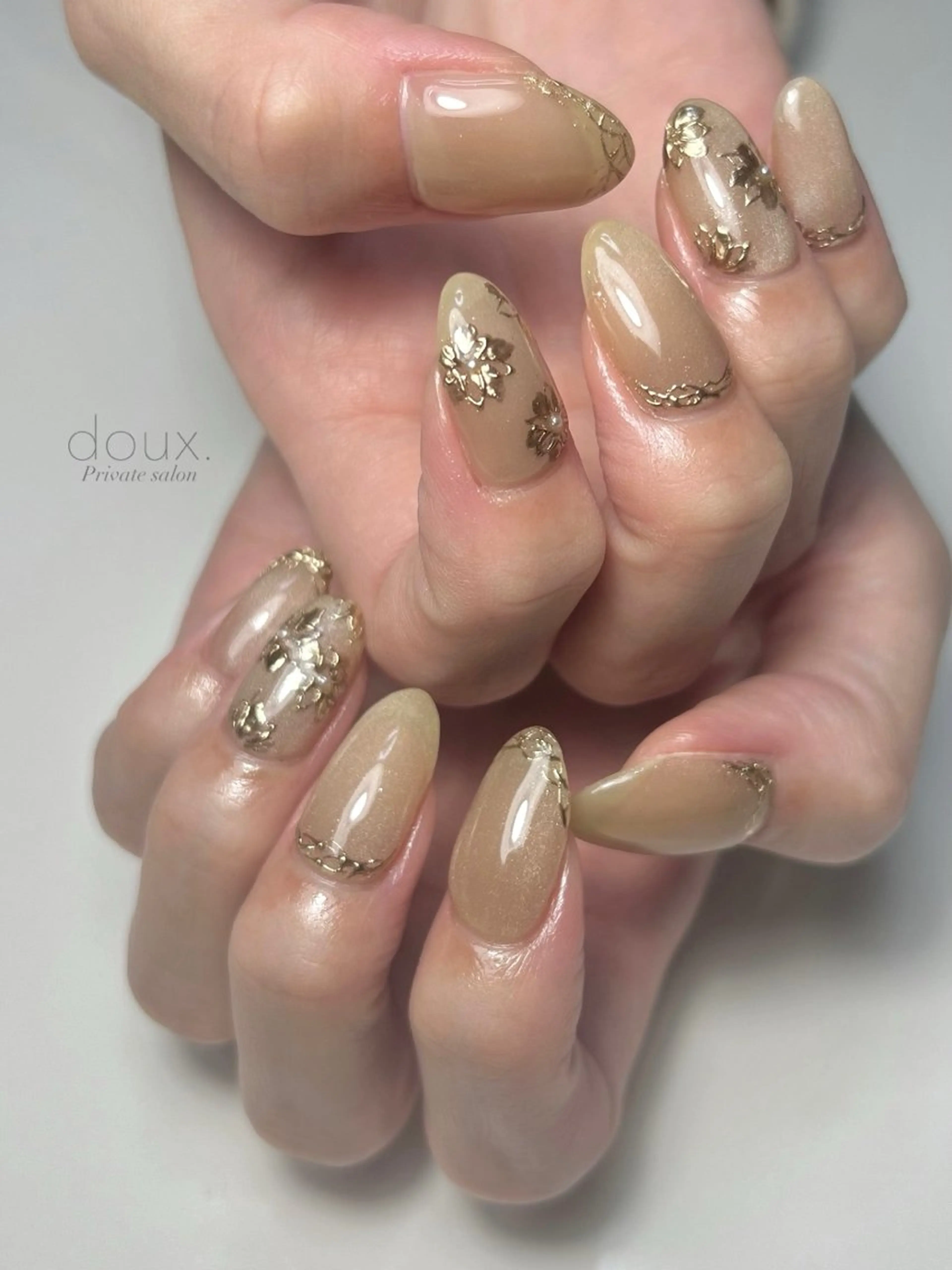 ネイル フラワーネイル 韓国ネイル ミラーネイル ニュアンスネイル 冬ネイル ハンドネイル doux. nailのネイルデザイン