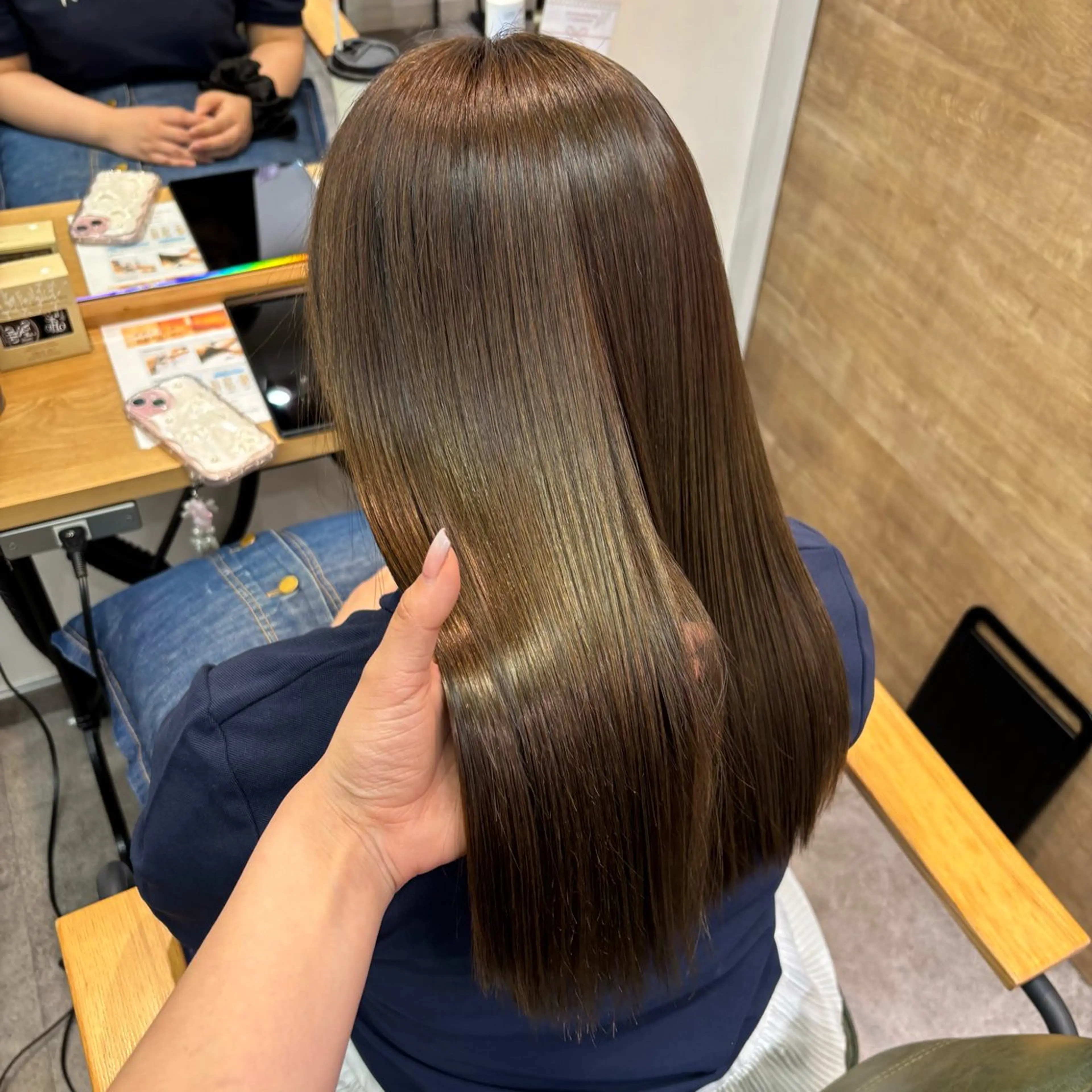 セミロング カラー ベージュカラー ブリーチ ダブルカラー ブリーチなしカラー オリーブベージュ ヘアカラー 美髪/カラー/艶感 /髪質改善/airiのヘアスタイル