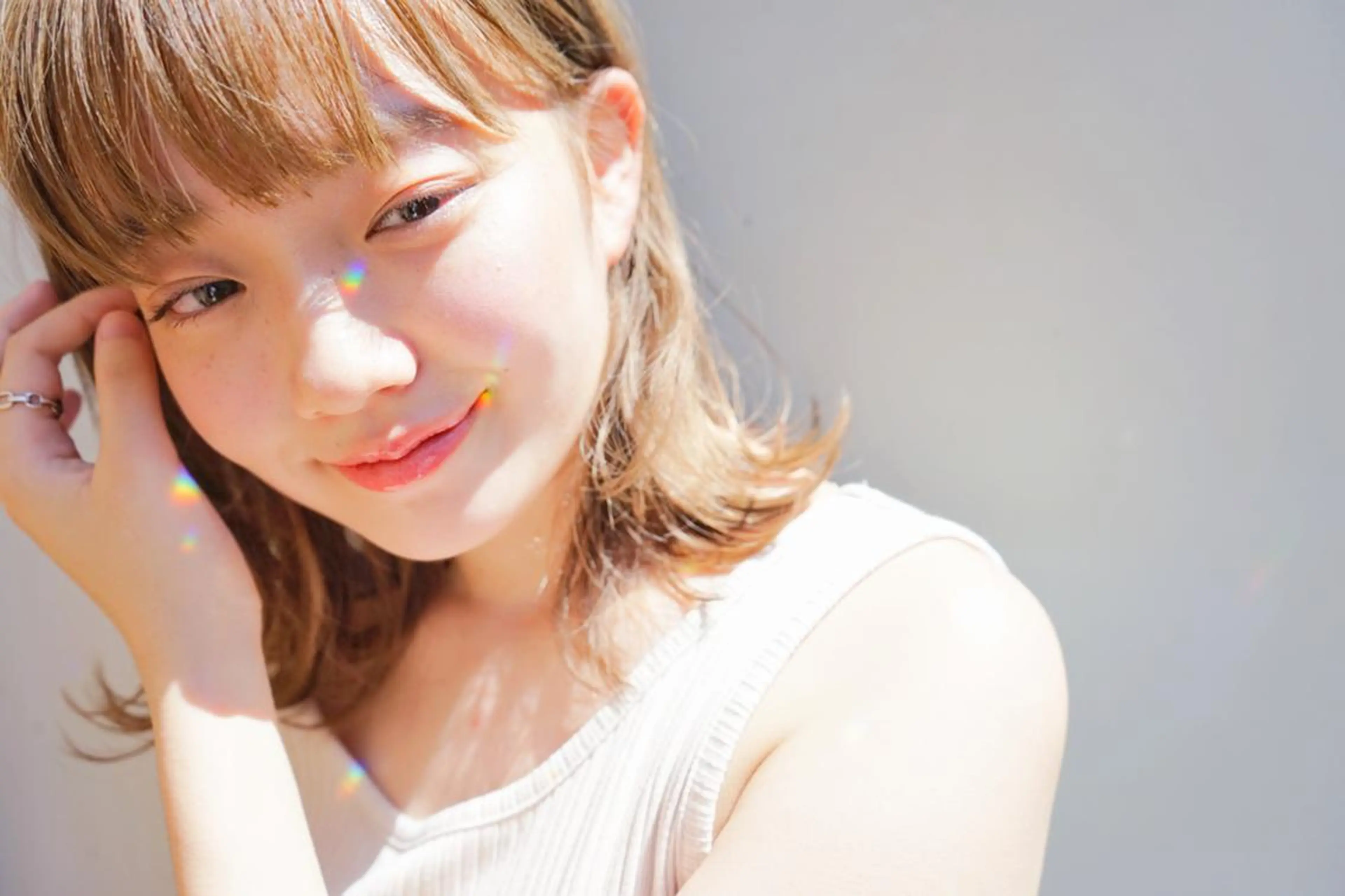 ミディアム カラー ベージュカラー デザインカラー グラデーションカラー イルミナカラー オリーブベージュ N° +aero 横浜のヘアスタイル