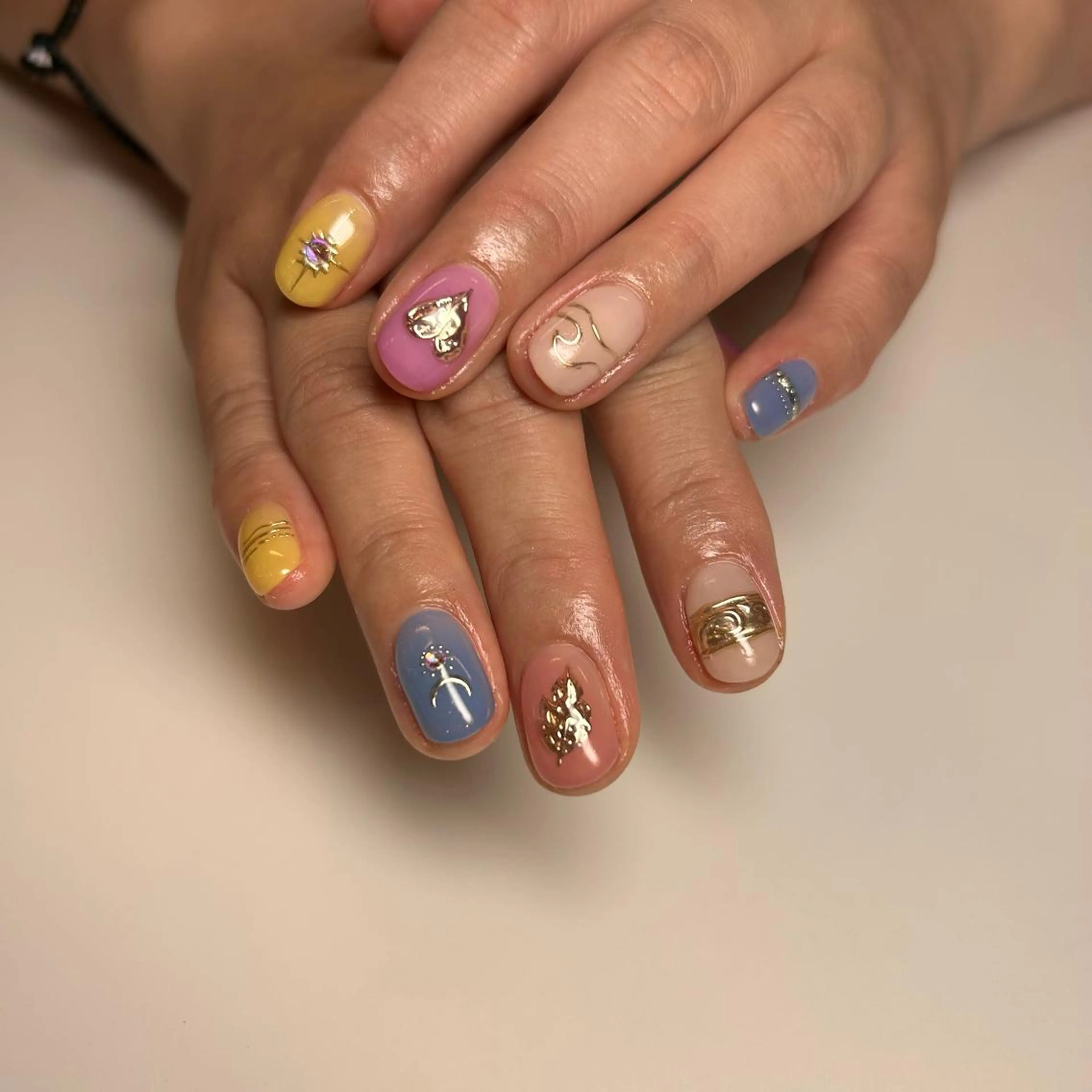 ネイル アートネイル ミラーネイル ハンドネイル 恒川 みなみのネイルデザイン