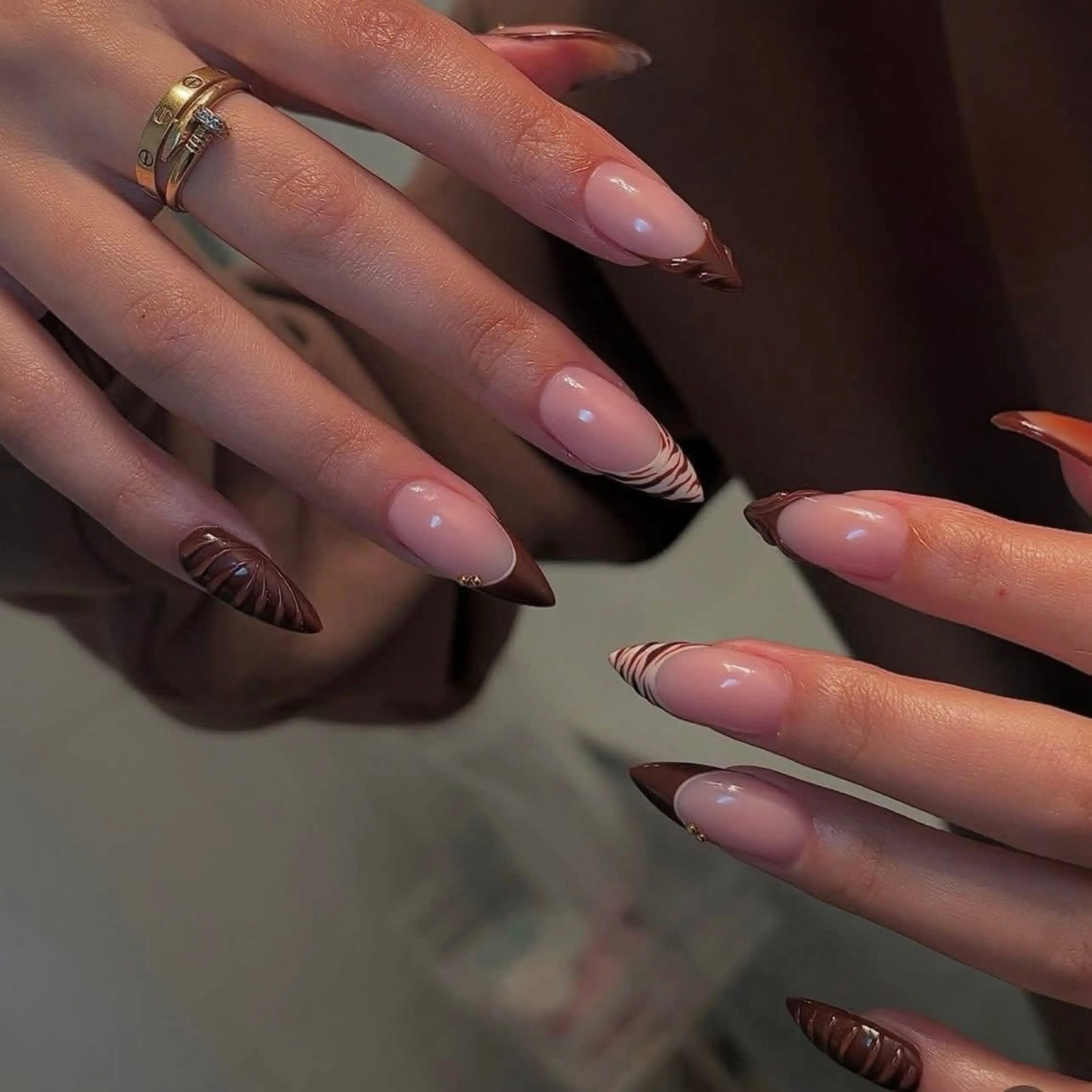 ネイル アートネイル 長さ出し ジェルネイル マグネットネイル ニュアンスネイル ハンドネイル Cloudy Chan Nailのネイルデザイン