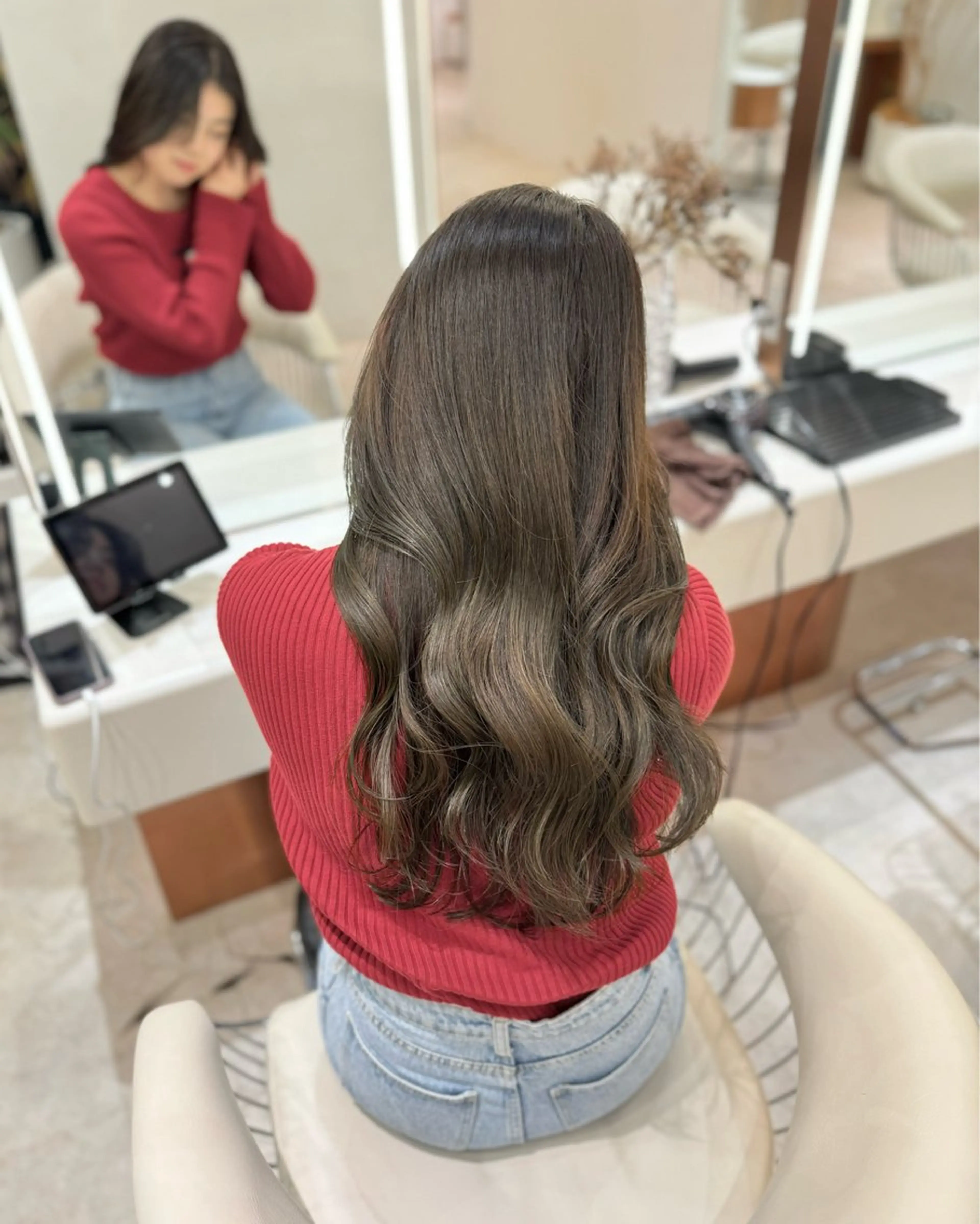 ロング カラー ベージュカラー グレージュ オリーブベージュ オリーブグレージュ オリーブグレー カット ヘアカラー トリートメント ヘアセット 韓国レイヤー🇰🇷 韓国研修◎渋谷カイトのヘアスタイル